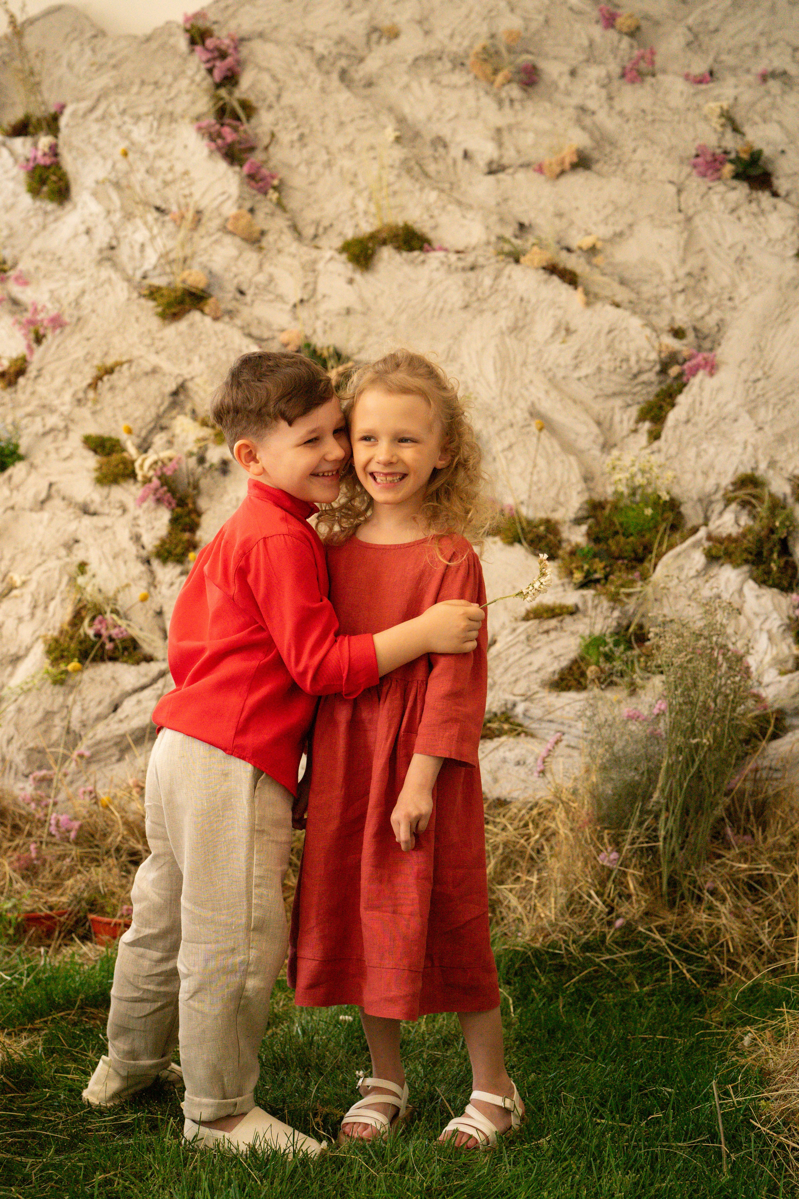 Маленькие садоводы. Ваш фотограф Tetiana Kolos, найду самый удачный ракурс и словлю момент