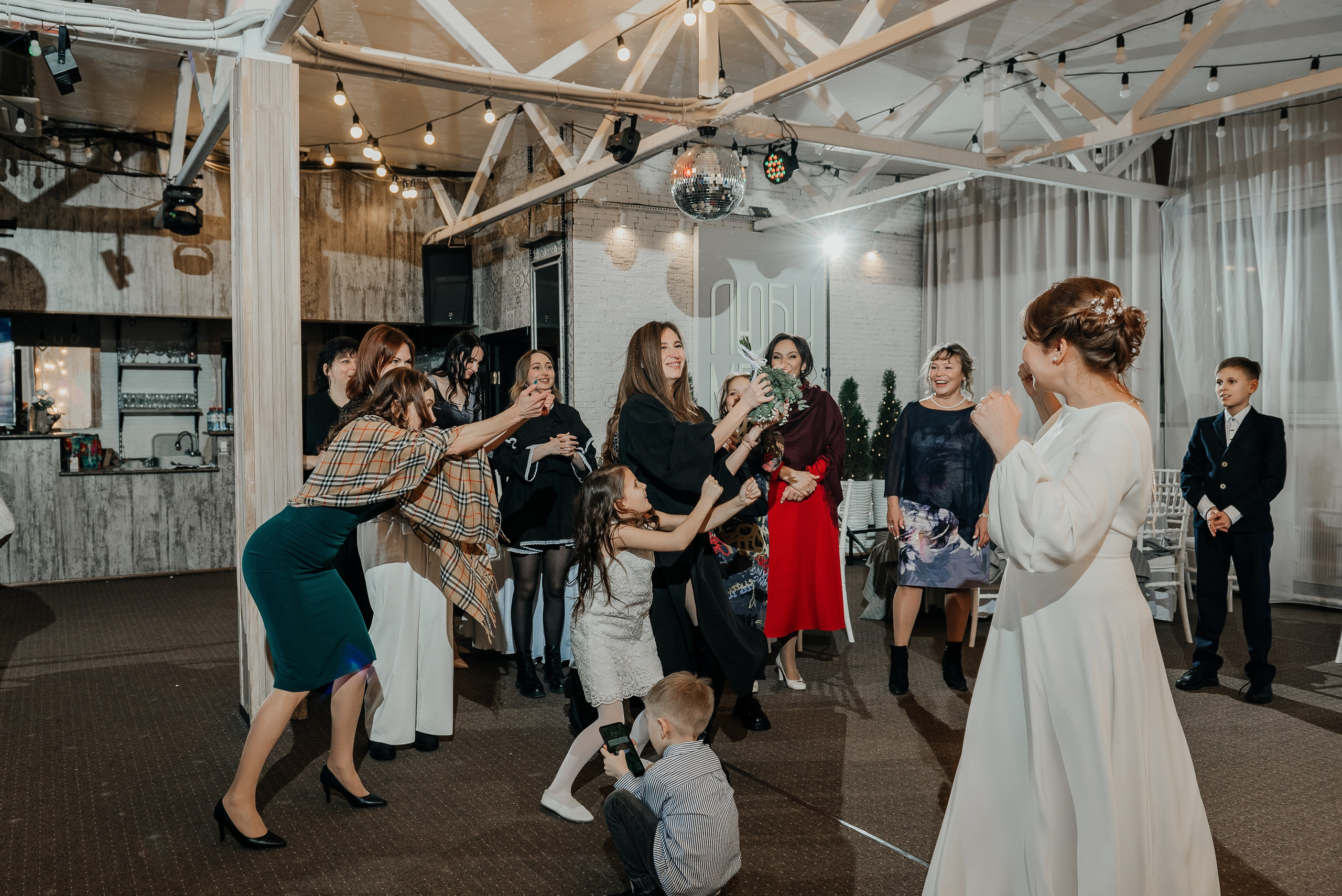 Свадебный фотограф в Екатеринбурге. Свадебная фотосъемка. Свадебный фотограф в Екатеринбурге