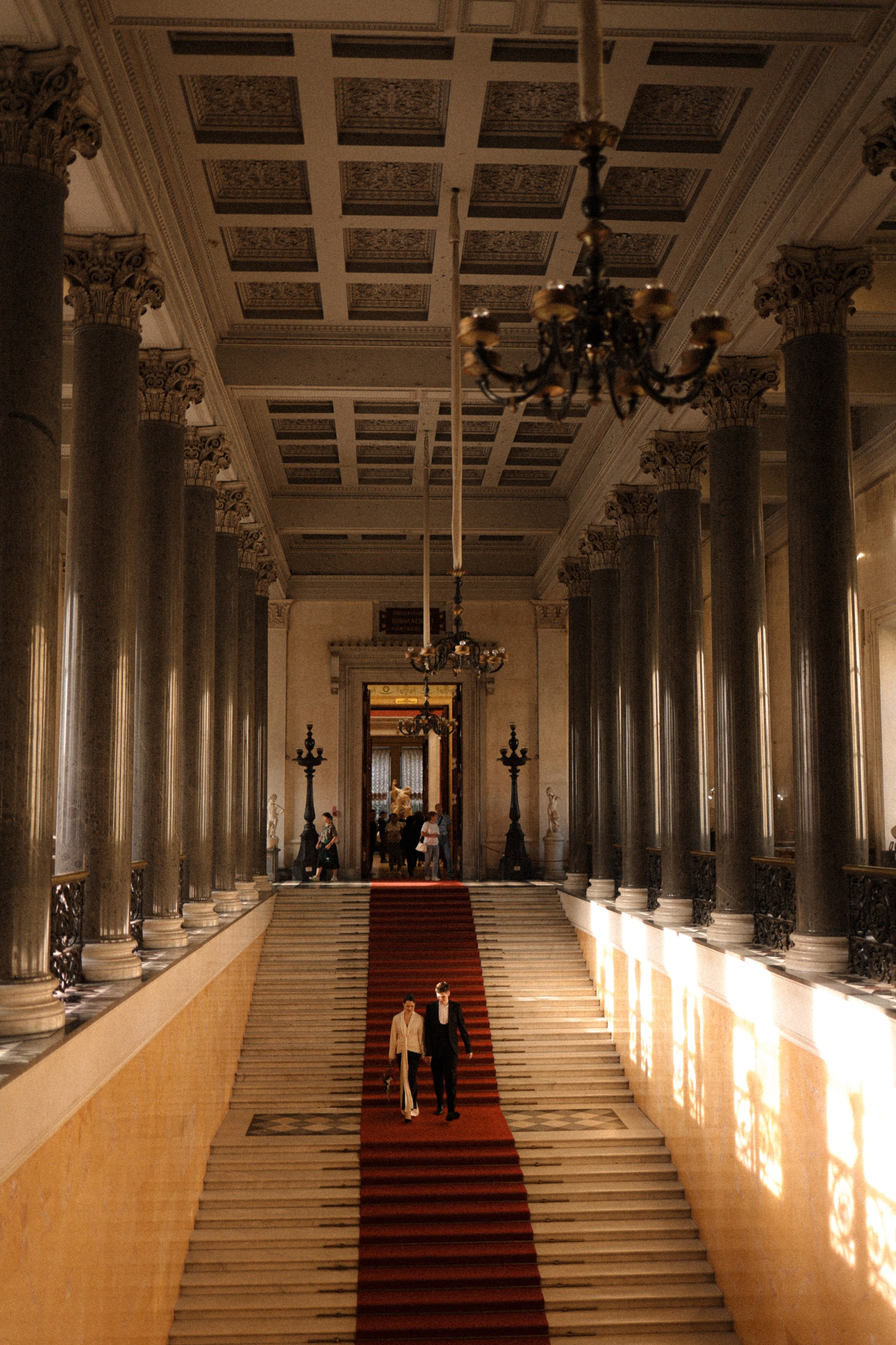 Гриша и Саша Эрмитаж. Семейный свадебный фотограф Семен Егоров