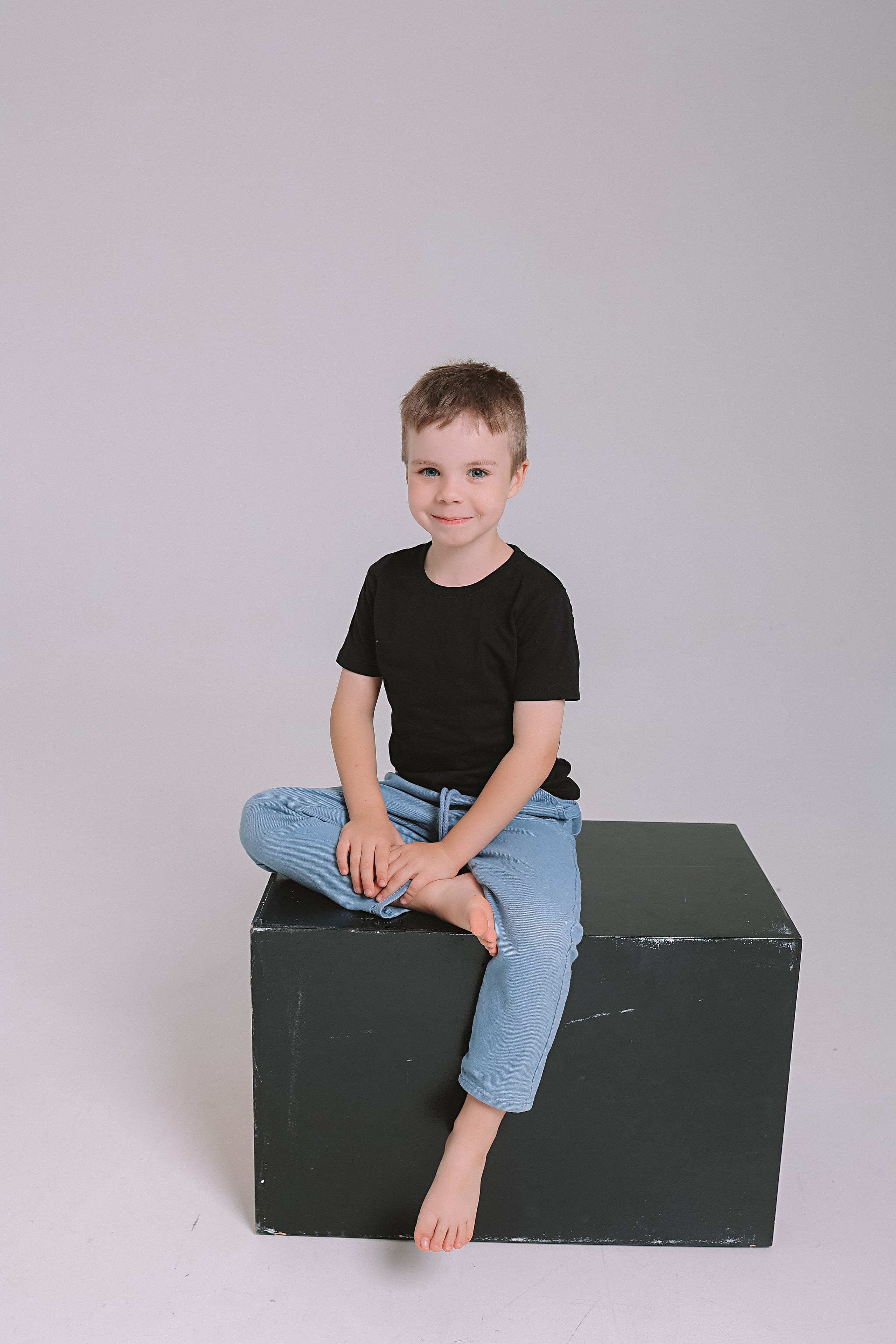 Фататум циклорама и зал. Семейный фотограф Тюмень, фотограф на роды Салмина Мария