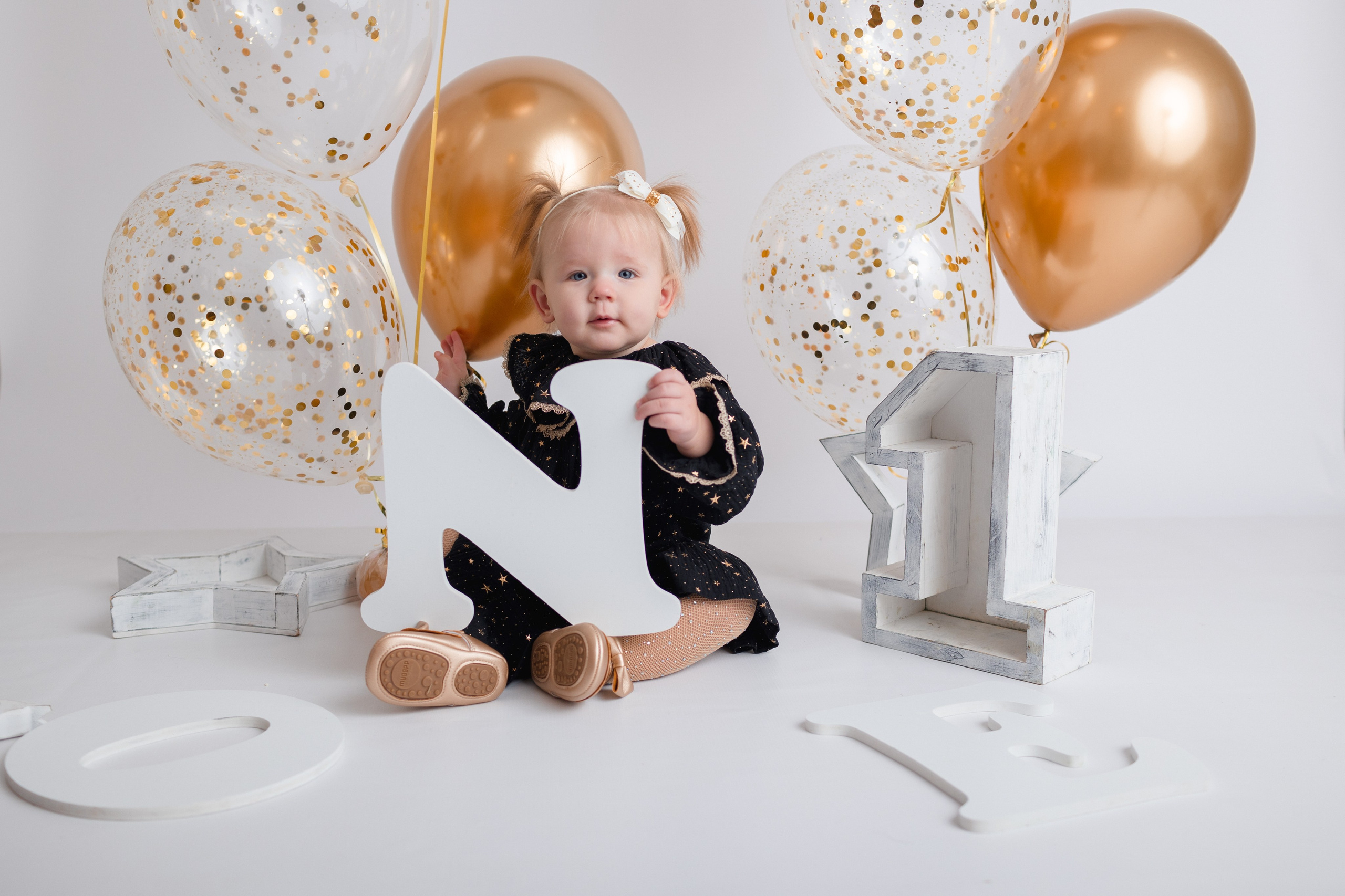 Фотосессия Первый Годик в Твери. Фотостудия для новорожденных и малышей в Твери — На ручки