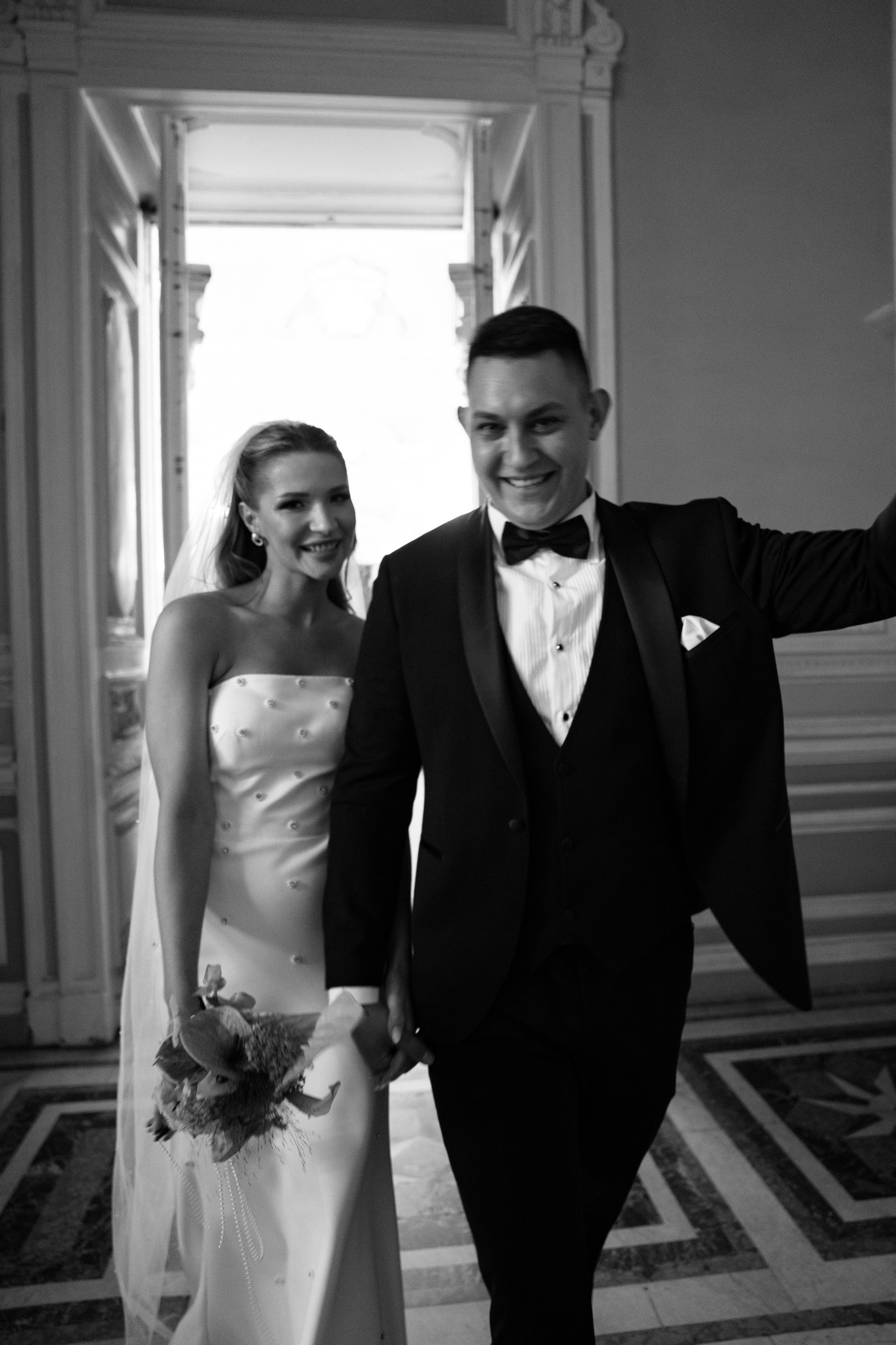 Виктория & Роман. Камерная городская свадьба в видовом ресторане в стиле современная классика. Свадебный фотограф организатор в Санкт-Петербурге Ассоль Опарина