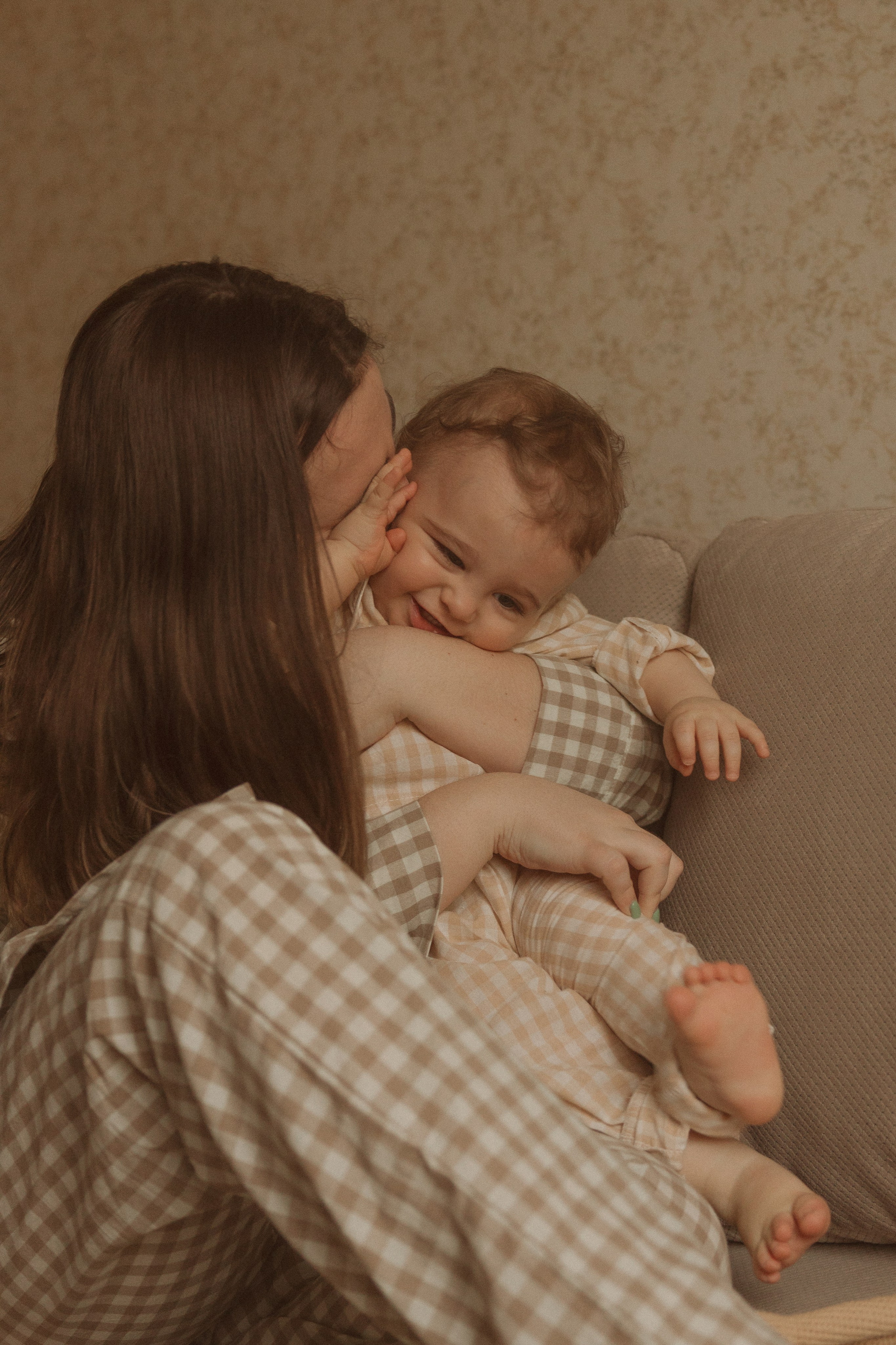 Семейная фотоистория и история мамы и малыша. Семейный фотограф в Санкт-Петербурге Мария Соколова