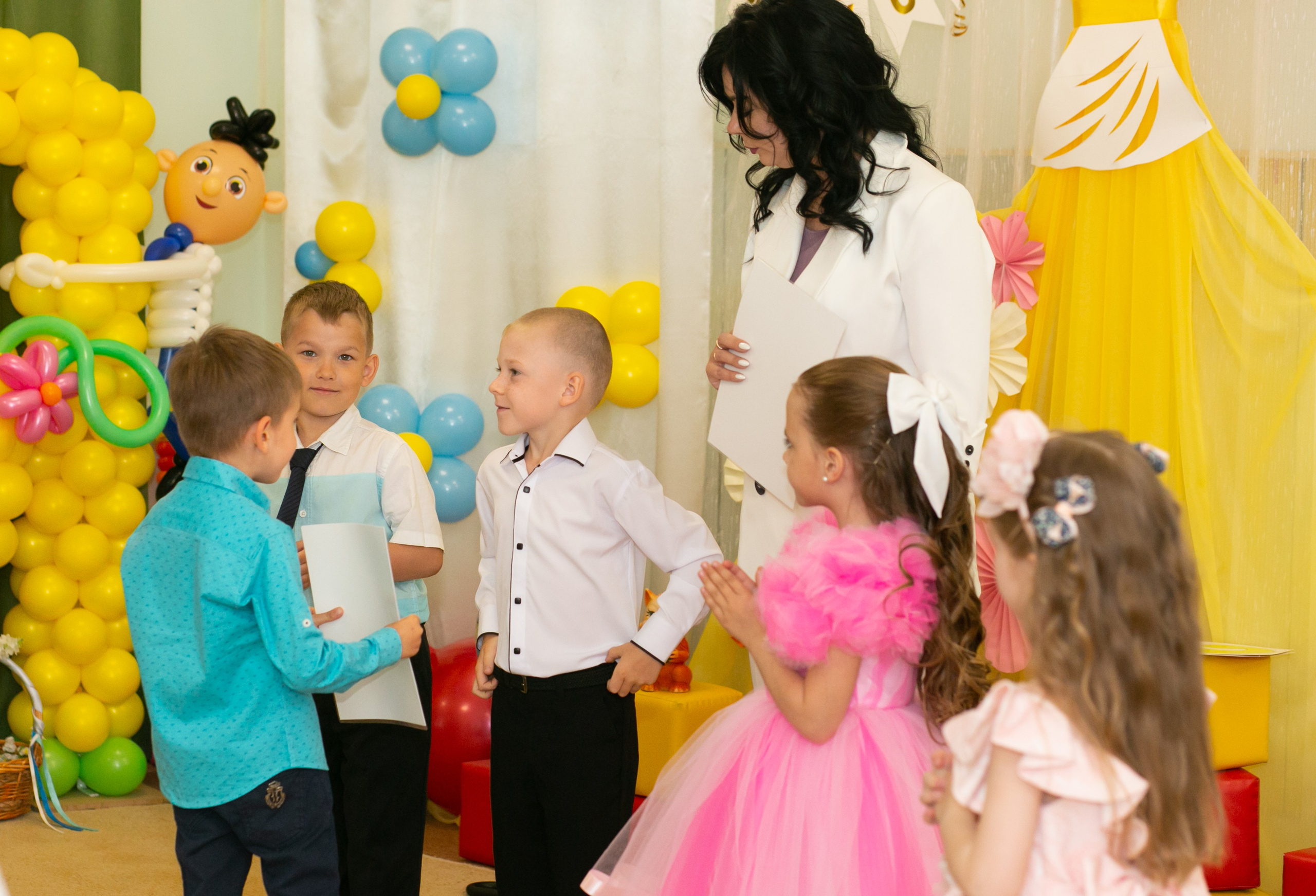 Выпускные и Утренники. Фотограф новорожденных и семейный фотограф НСО г. Бердск Марина Львова