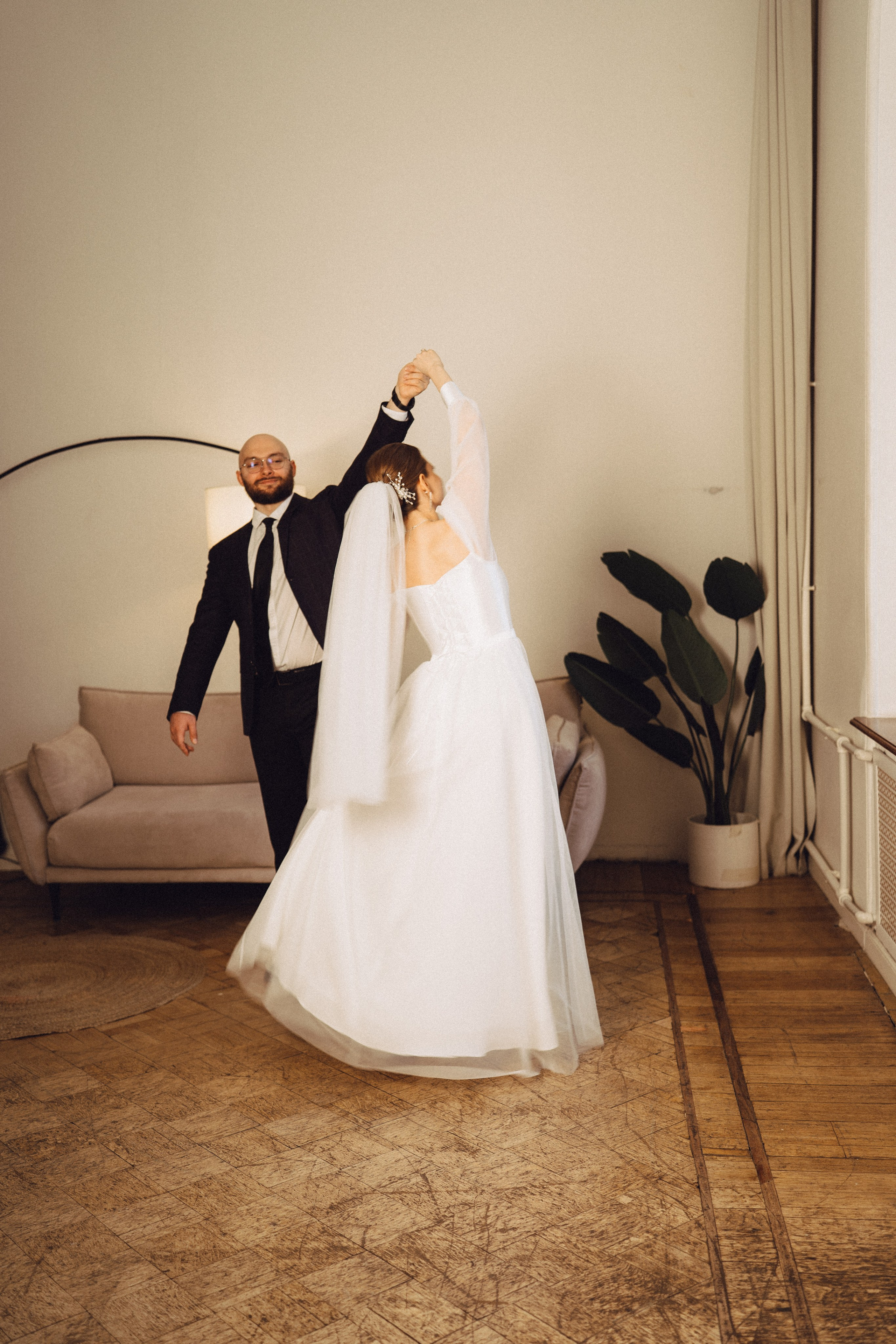 СВАДЕБНАЯ СЬЕМКА ВО ВТОРОМ ДВОРЦЕ (ДЕКАБРЬ) ТАКЖЕ СЬЕМКА В СТУДИИ НА ЧЕРНЫШЕВСКОЙ. Профессиональный фотограф, Санкт-Петербург — Виктория Богомолова