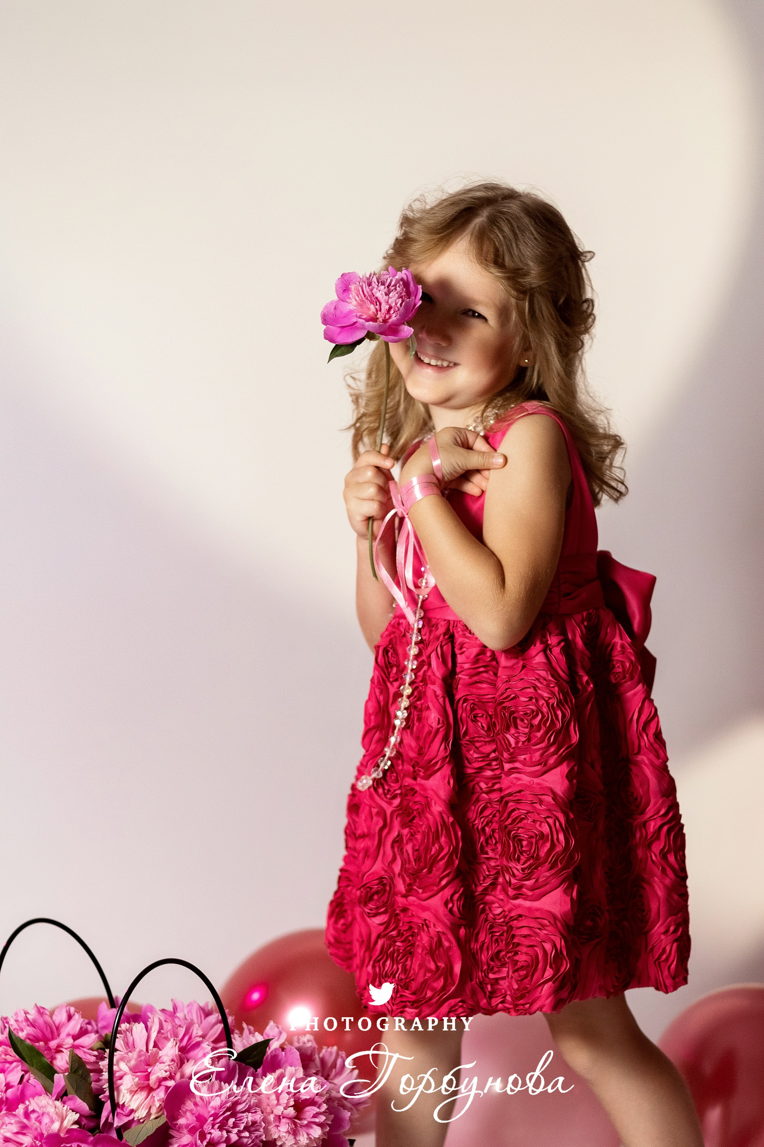 «Модница в розовом» В моей студии. Вероника и Александра. 2024. Фотограф Пермь. Свадьбы. Семья и дети, школа, д. сад. Фотокниги