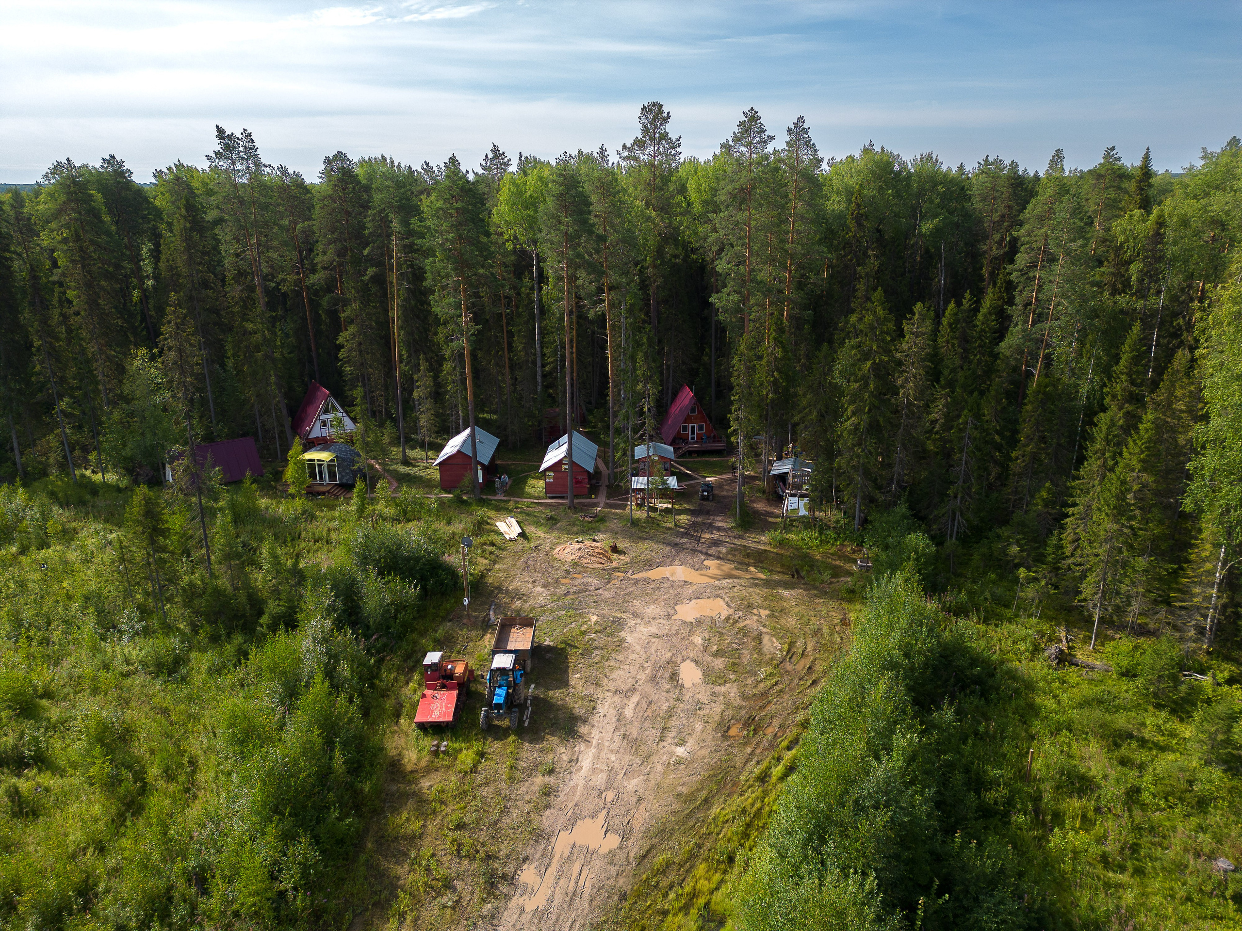 Стоянка "Федоровка" на границе между зоной вырубке и нацпарком "Койгородский".