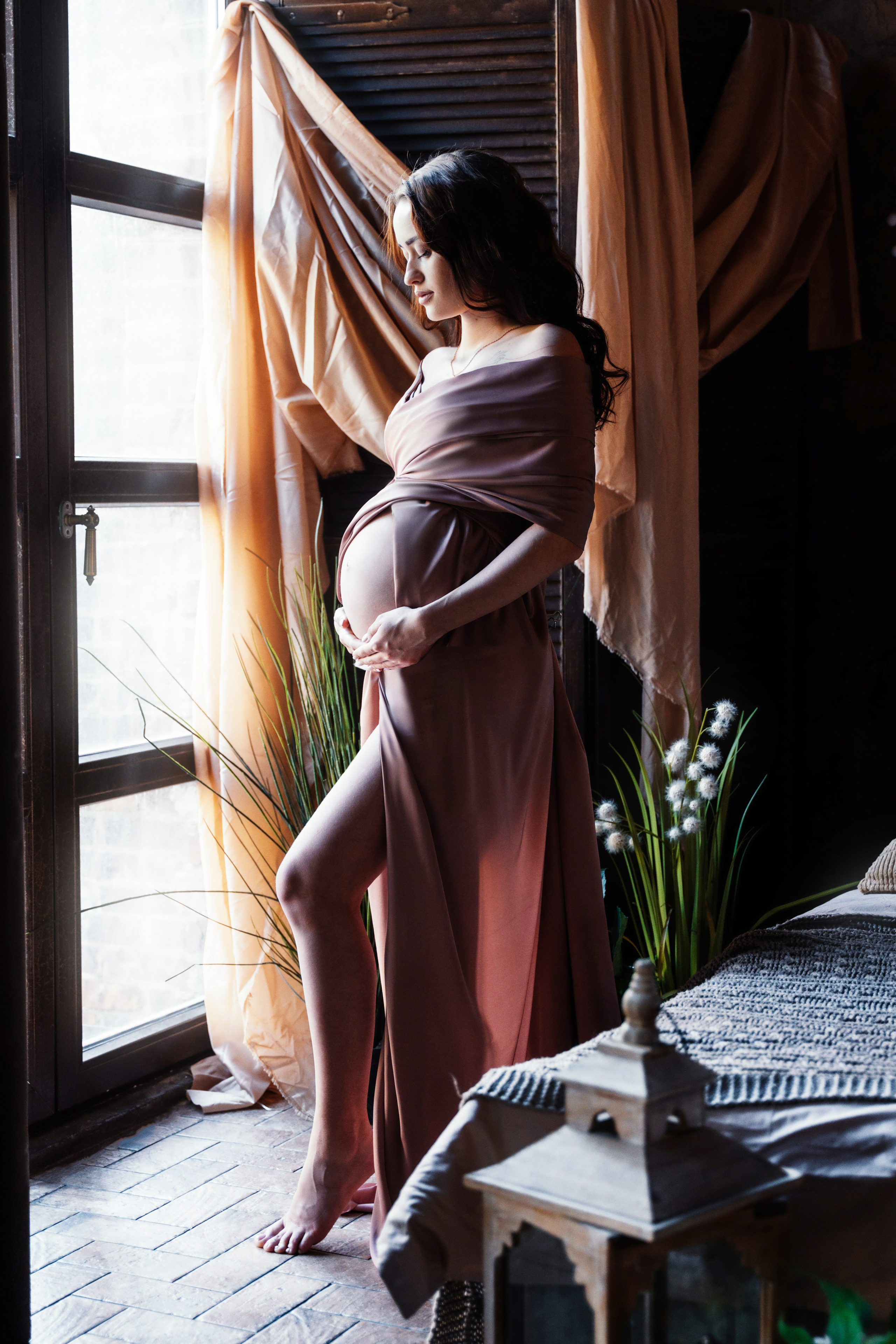 Мария и Никита — фотосессия беременности в интерьерном зале. Фотограф беременных в СПб — Елена Александрова