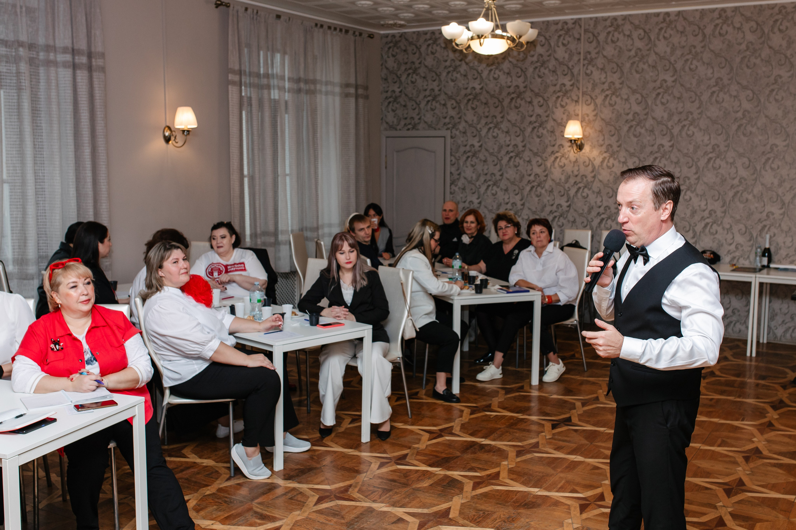 Мастер-класс для банкетных ведущих. Октябрь 2024. Фотограф Пермь. Свадьбы. Семья и дети, школа, д. сад. Фотокниги