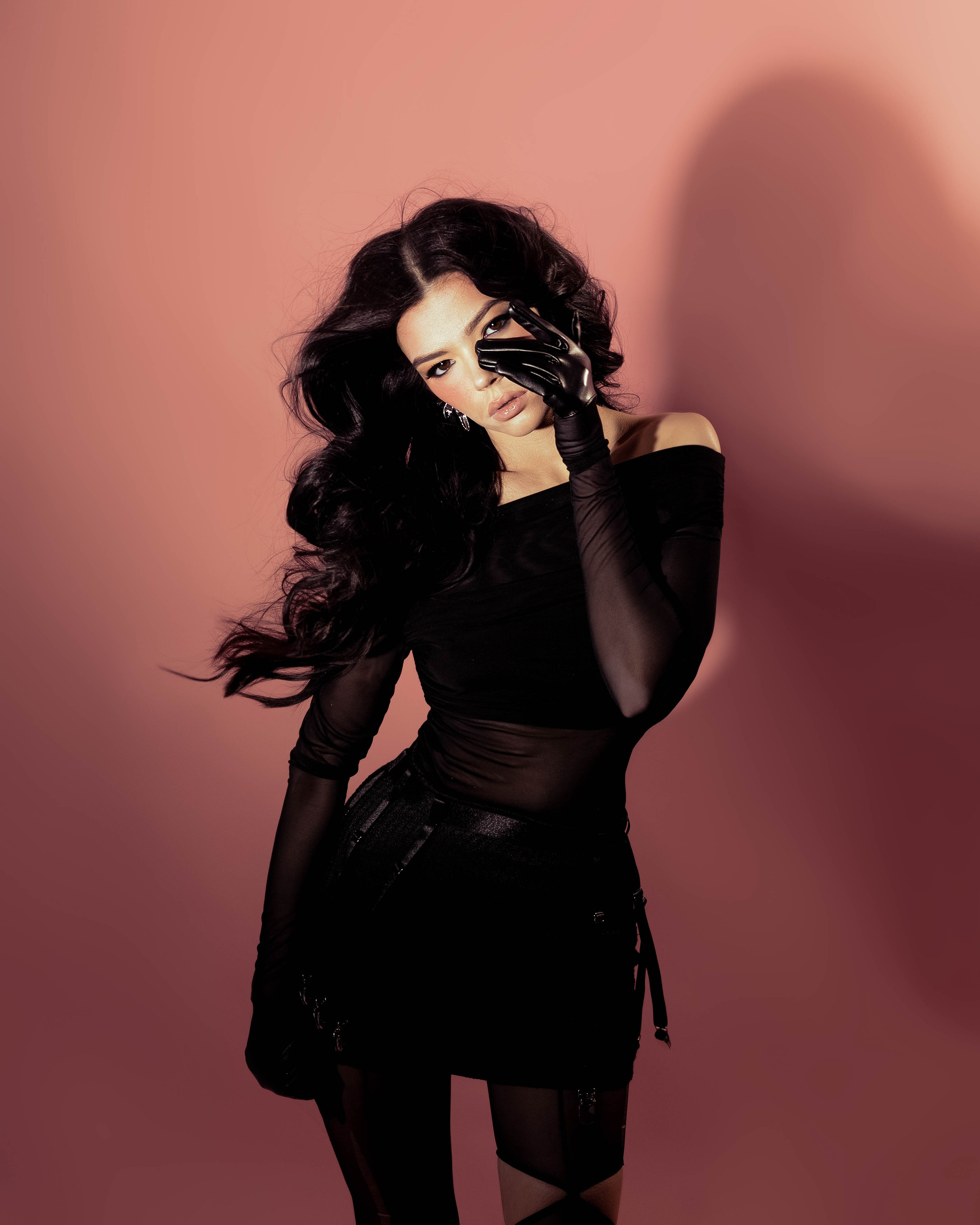 Girs. Male photographer