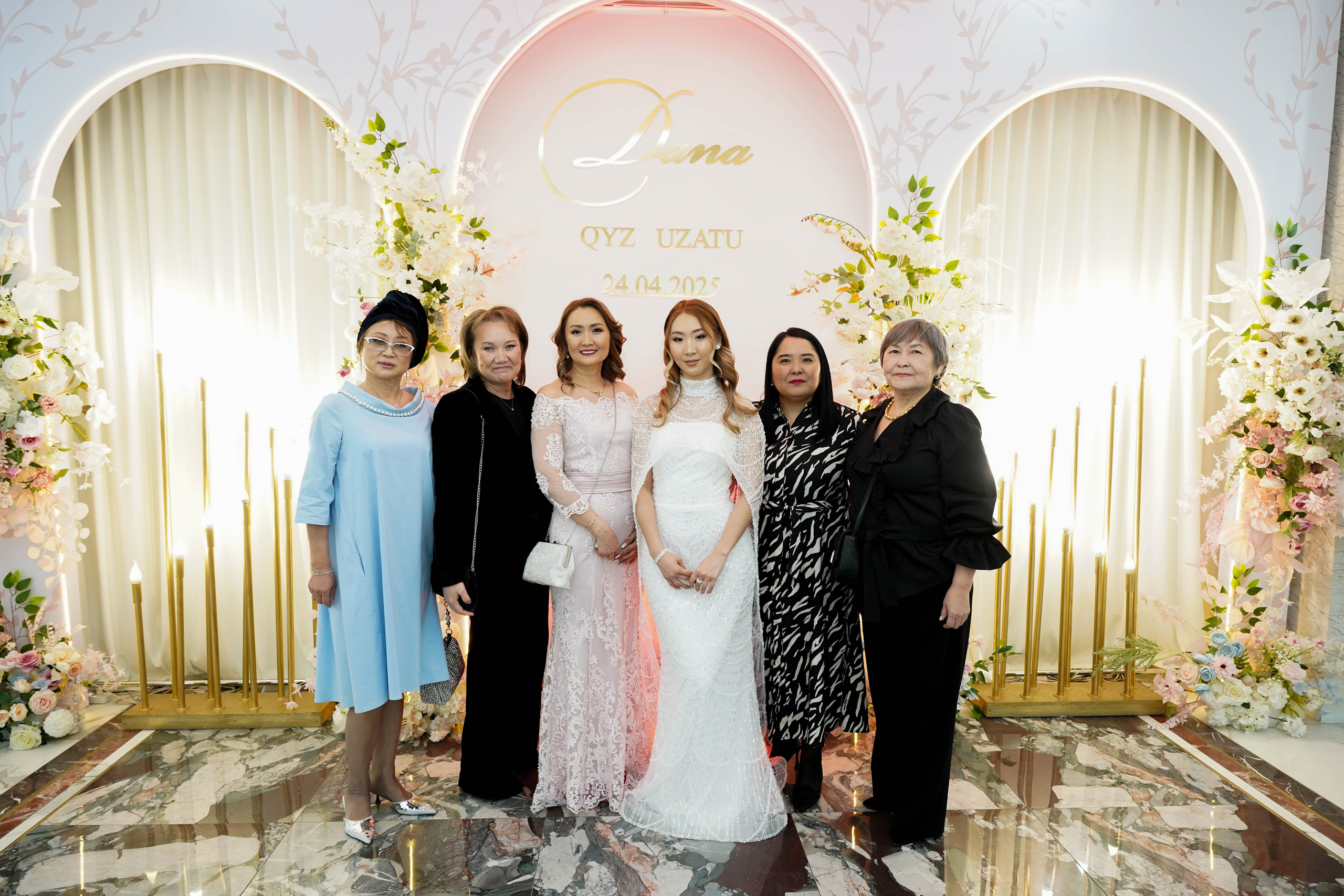 Dana uzatu. Фотограф Ернар Ержанов