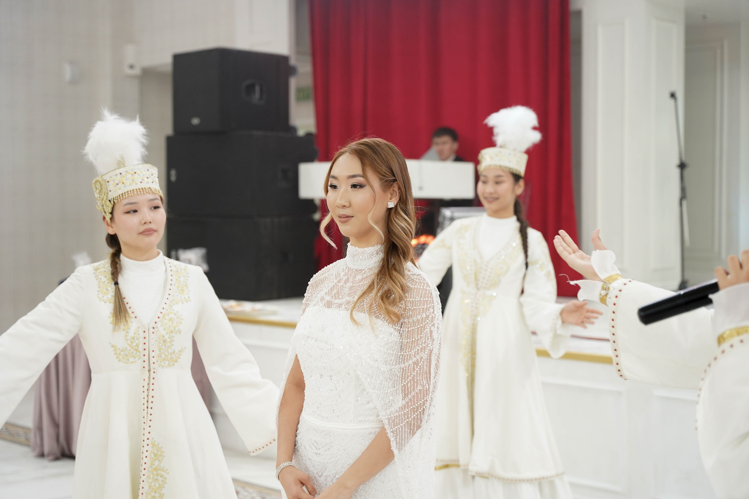 Dana uzatu. Фотограф Ернар Ержанов