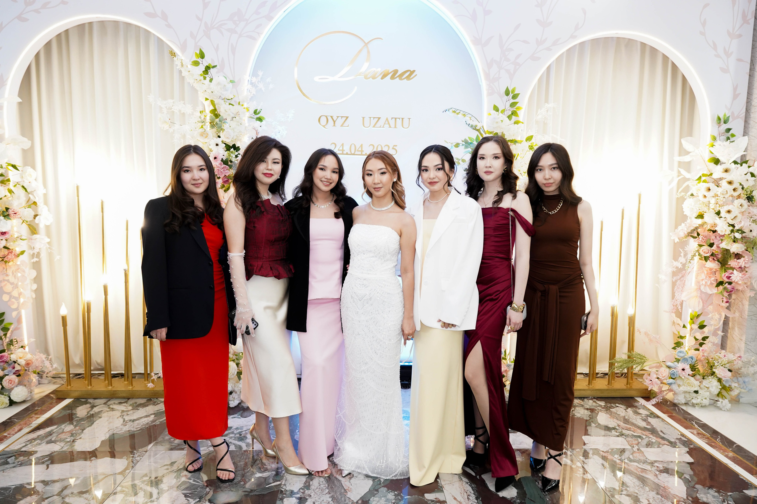 Dana uzatu. Фотограф Ернар Ержанов