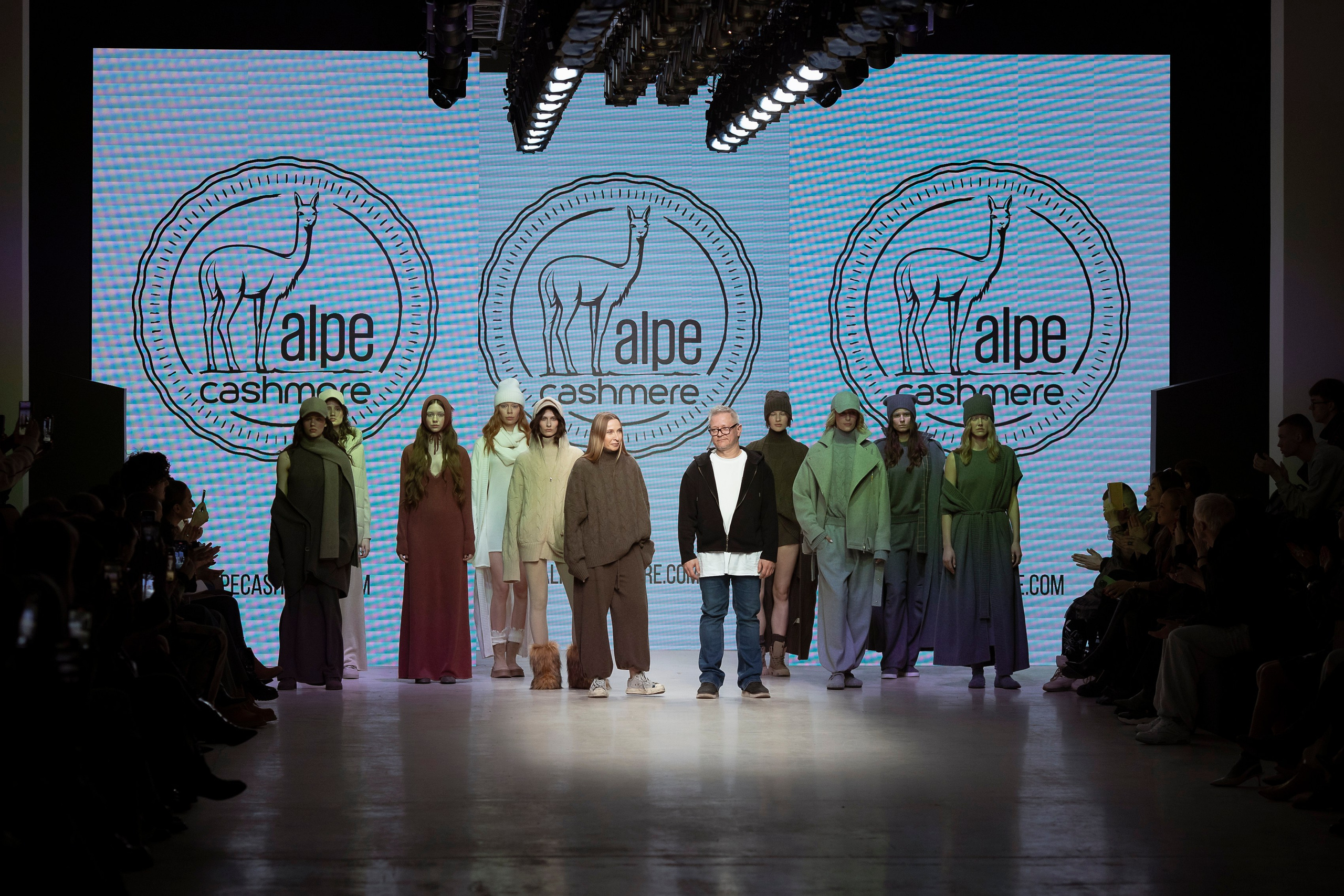 MOSCOW FASHION WEEK 2025 весна. Фотограф в Москве