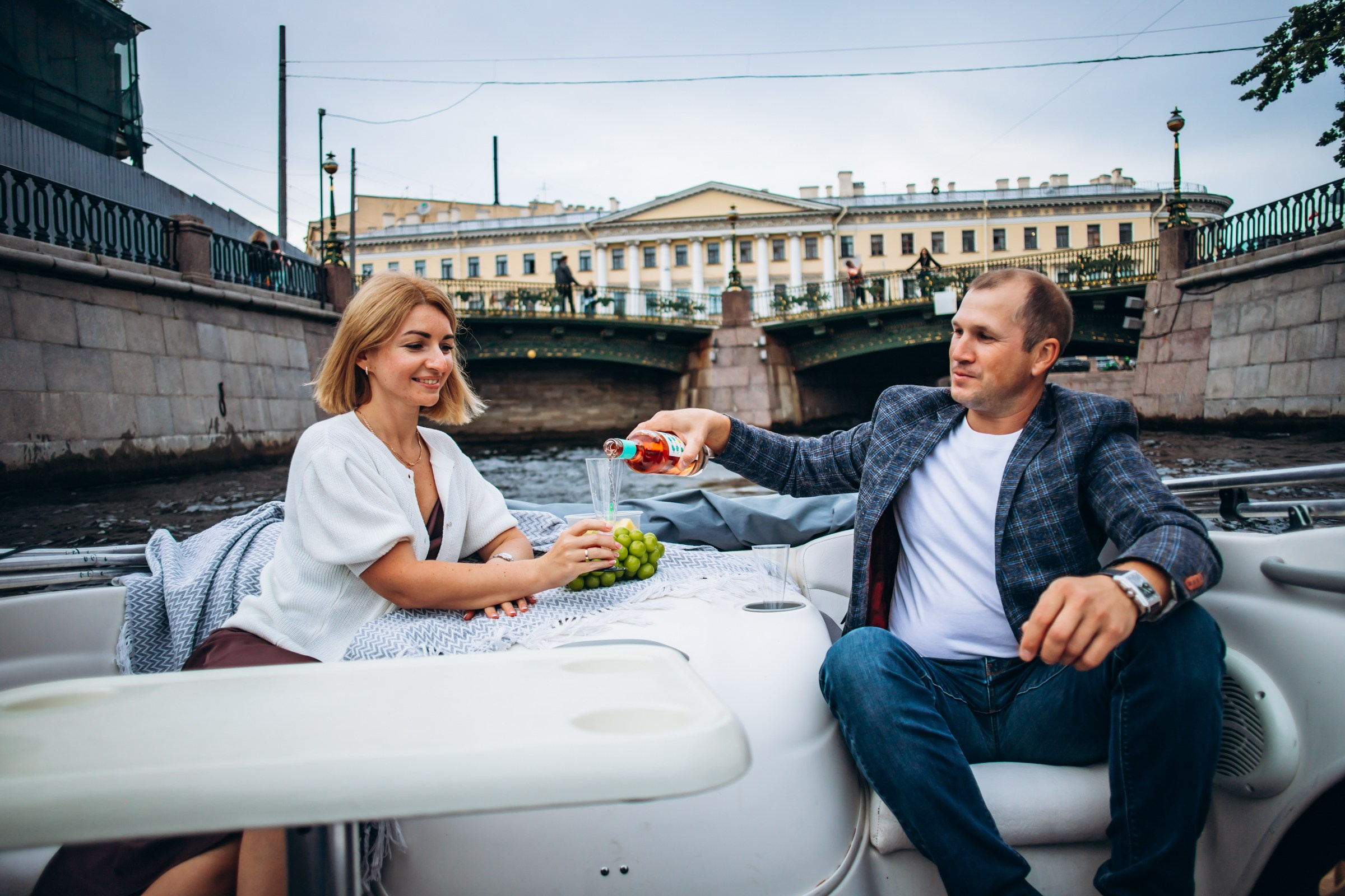 Иван и Дарья в августе. Фотопрогулка в Петербурге. Индивидуальный и семейный фотограф в Санкт-Петербурге