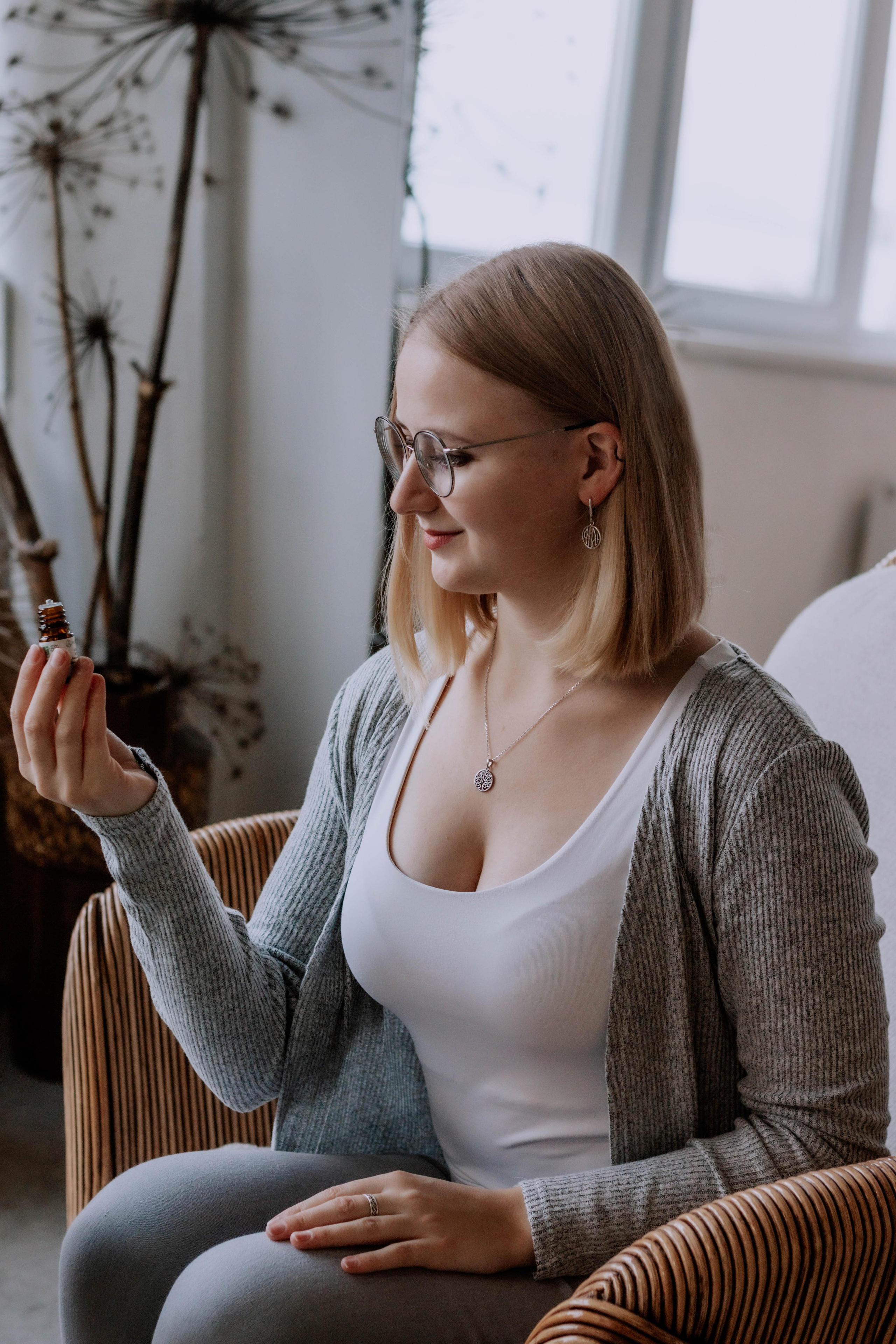 Алиса — Ароматерапевт. Бережно сохраняю ваши чувства и истории на своих фотографиях