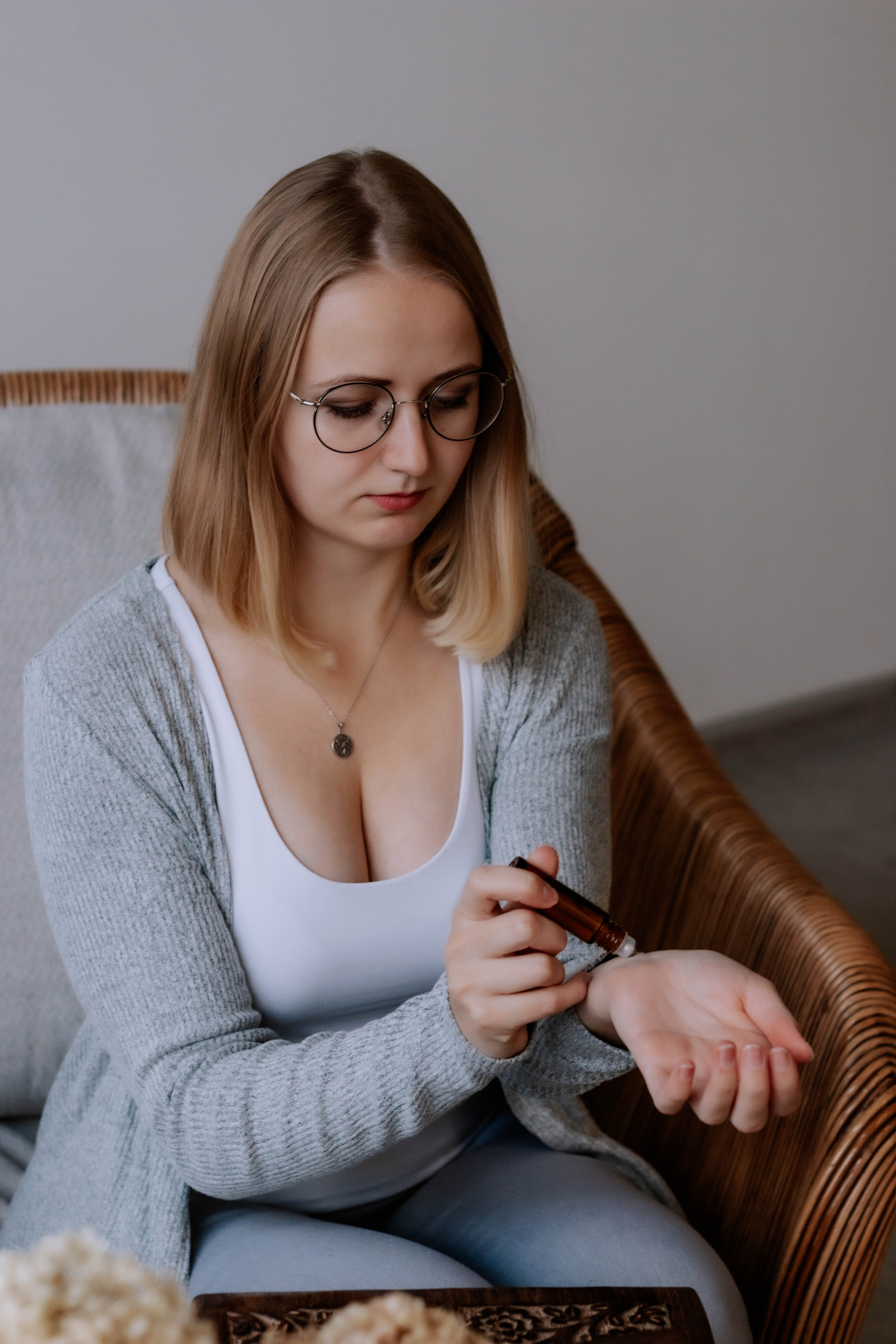 Алиса — Ароматерапевт. Бережно сохраняю ваши чувства и истории на своих фотографиях