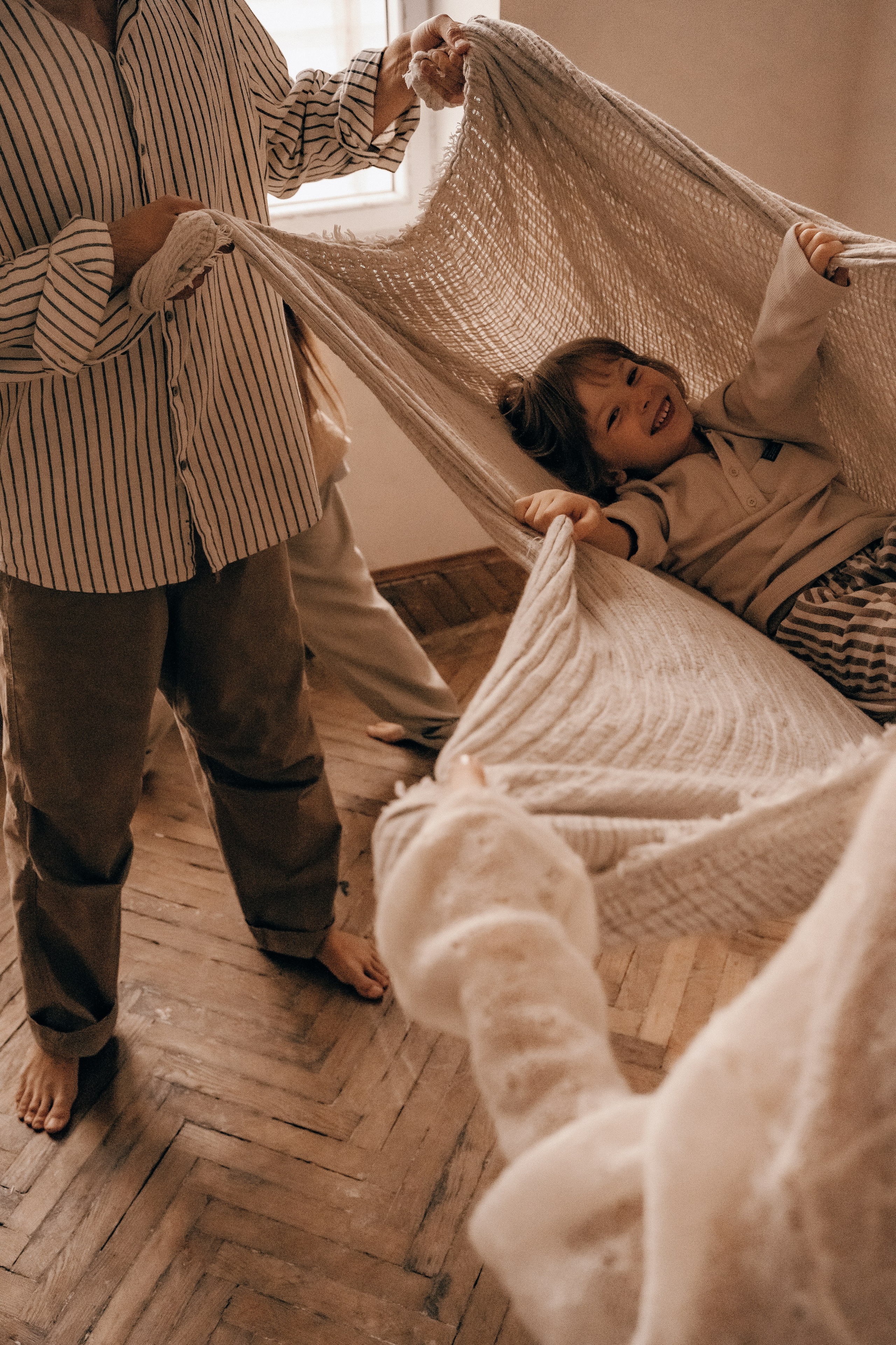 Объятья и немного баловства. Главная