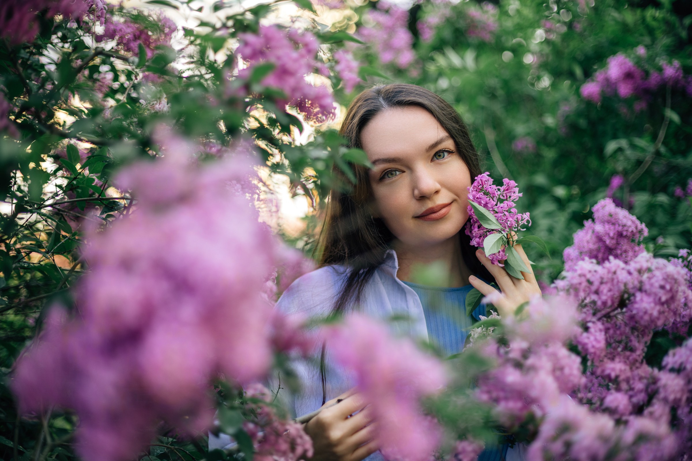 Смазы сирени. Екатерина. Июнь 2025. Фотограф Пермь. Свадьбы. Семья и дети, школа, д. сад. Фотокниги