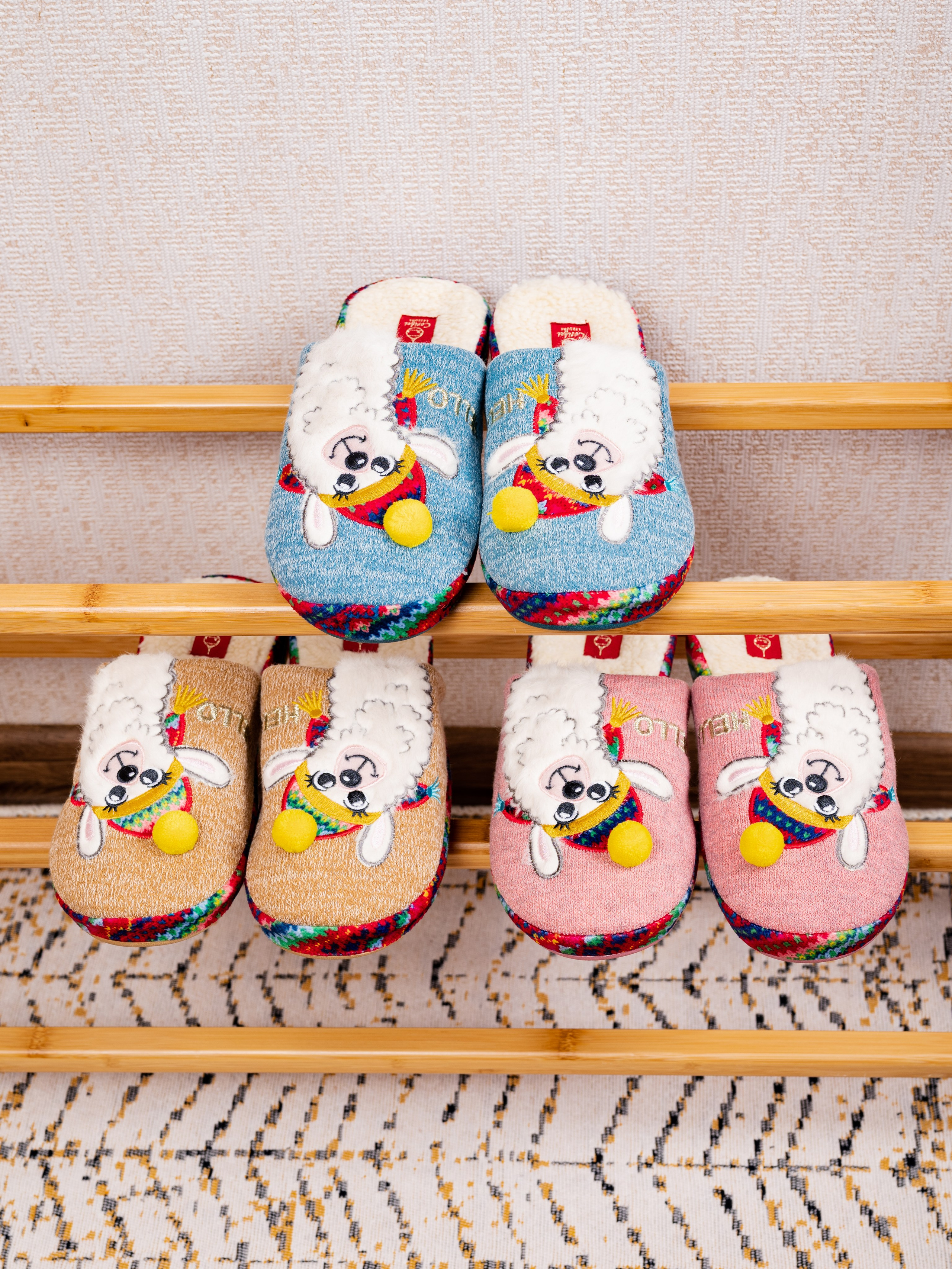 Тапочки. Предметный фотограф, фото для маркетплейсов Пятигорск, КМВ