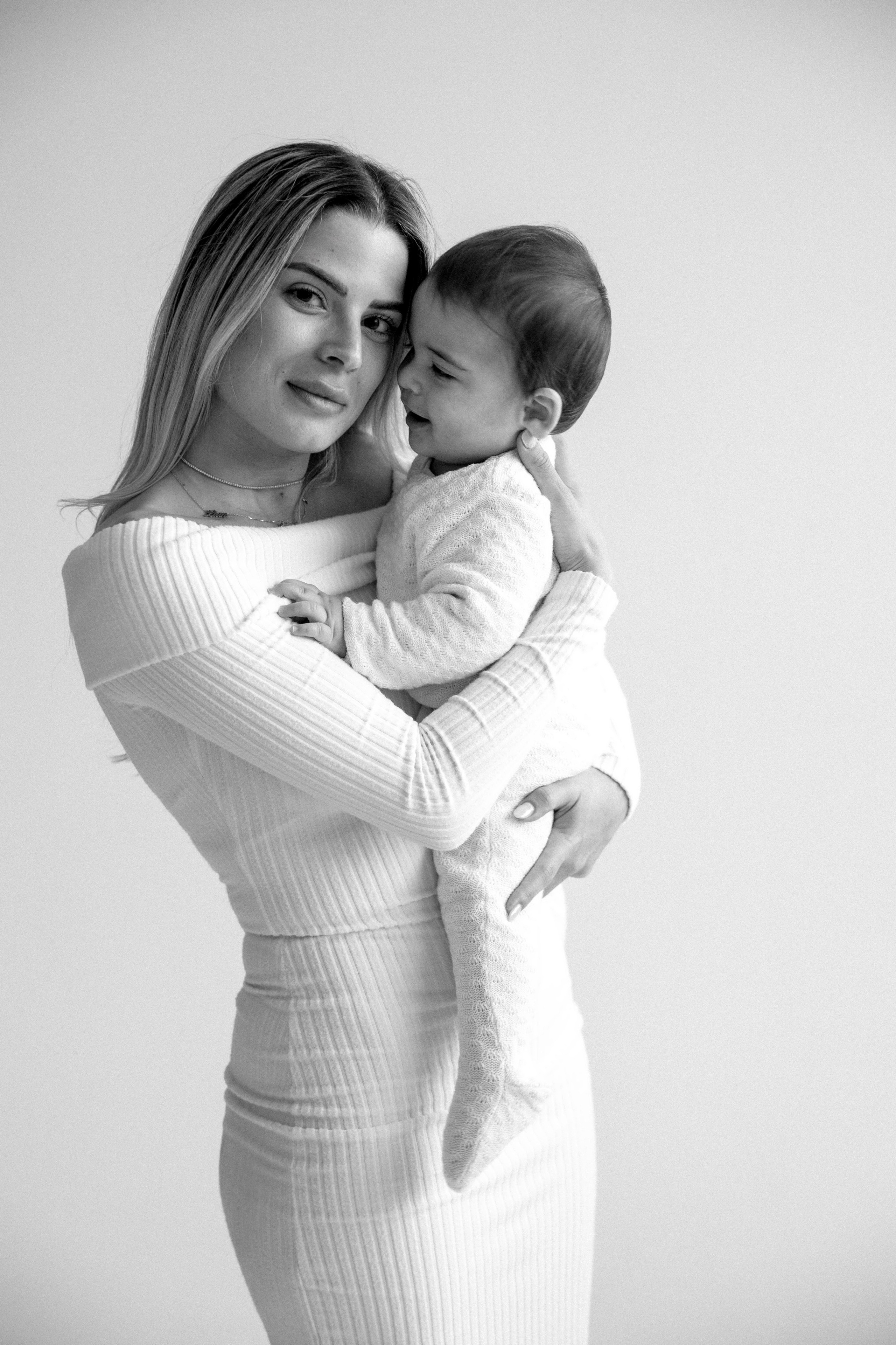 Family photoshoot in White Studio. Wedding and family photographer