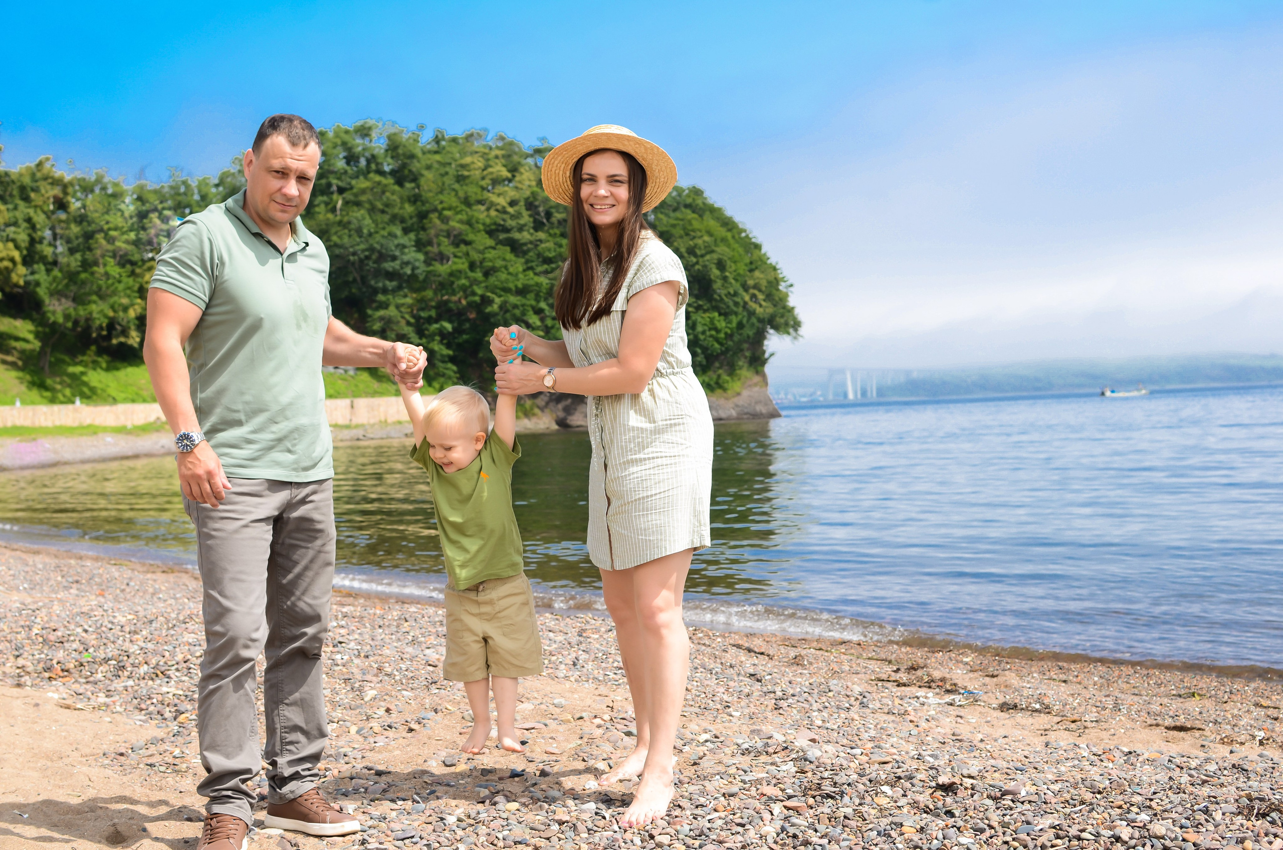 Семейная фотопрогулка Жени и Саши с сыном. Свадебный и семейный фотограф в Хабаровске Оксана Новикова