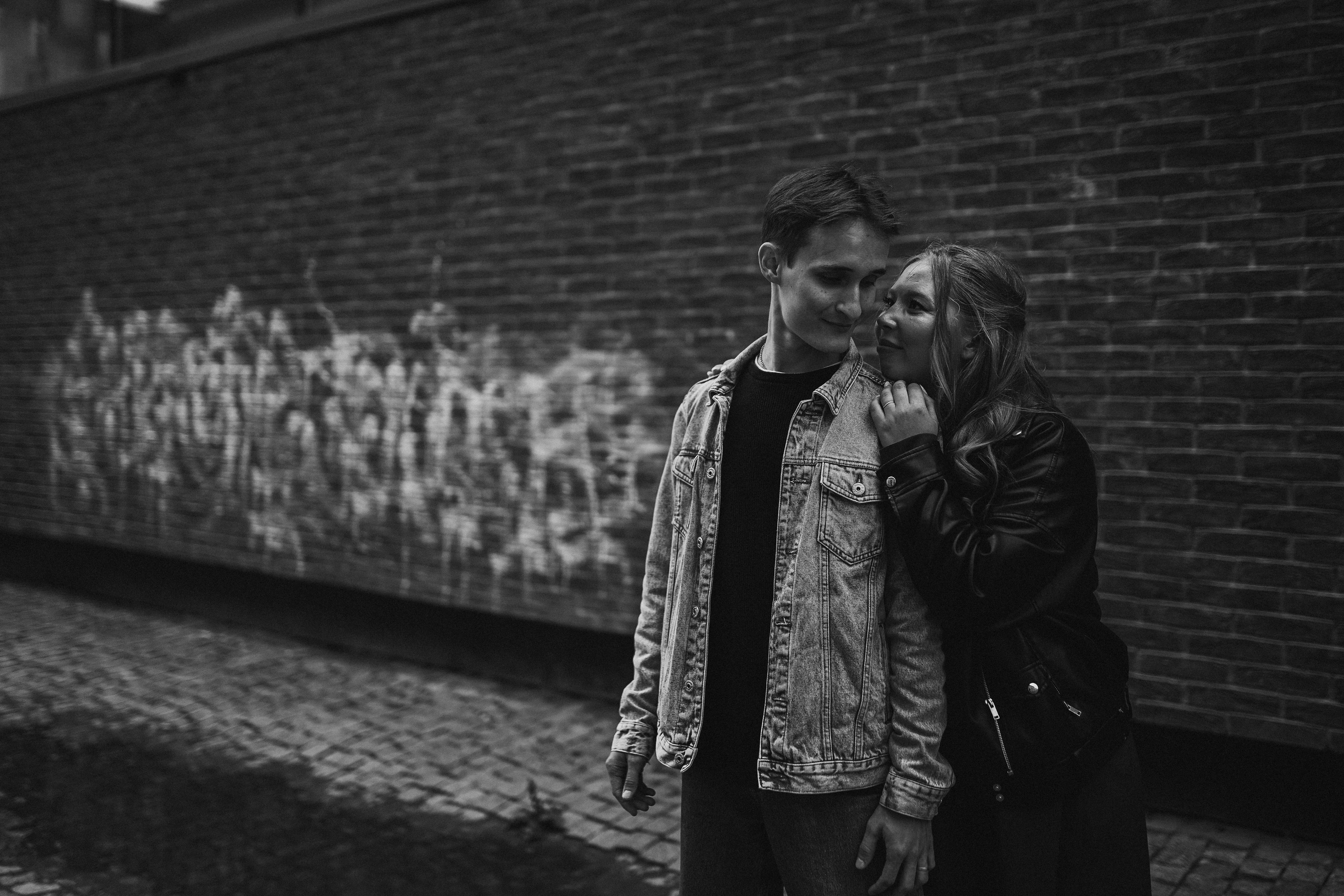 За малиновым солнцем