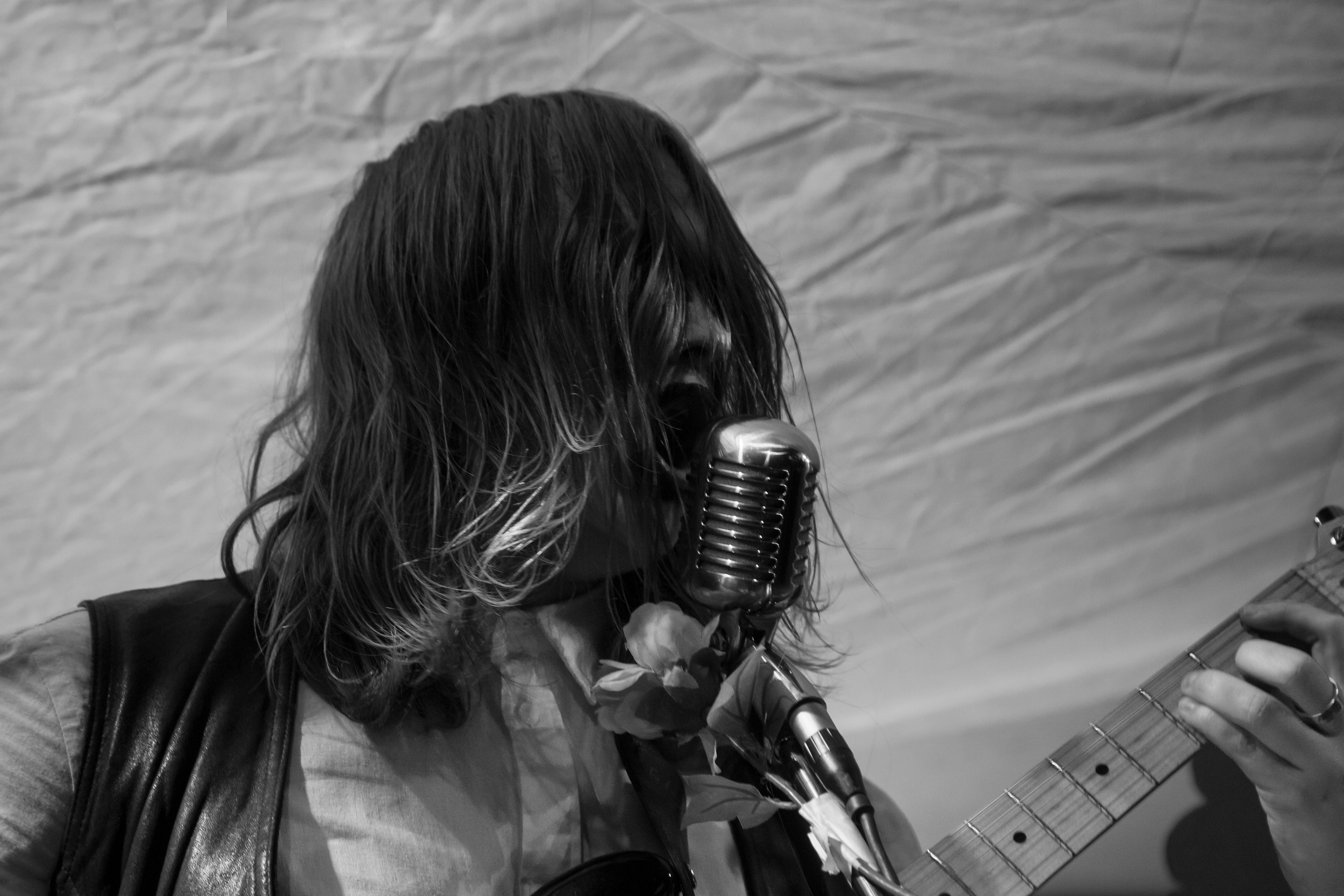 Муз. группа «Кабельщик». Сандра Ковалева | ЧБ фотограф