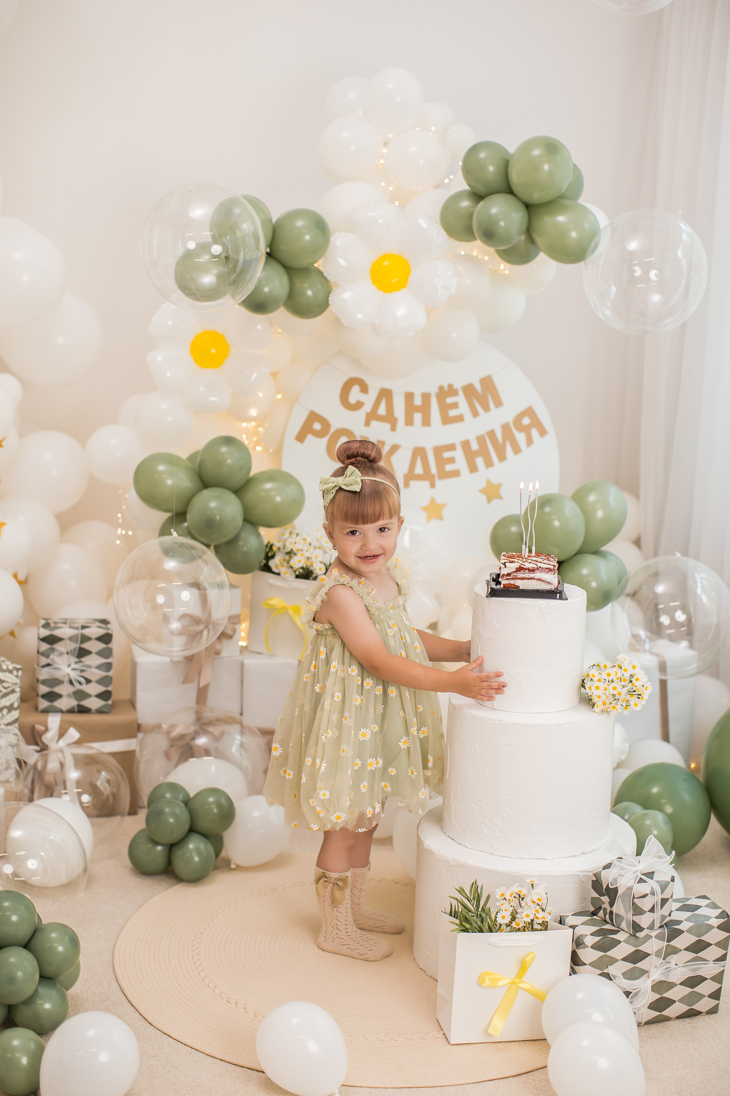 Оформление от 1 года до 4 лет. (Цвет шаров на выбор). Детский семейный фотограф на первый годик город Новосибирск Дымова Светлана пакеты всё включено 1-3 года