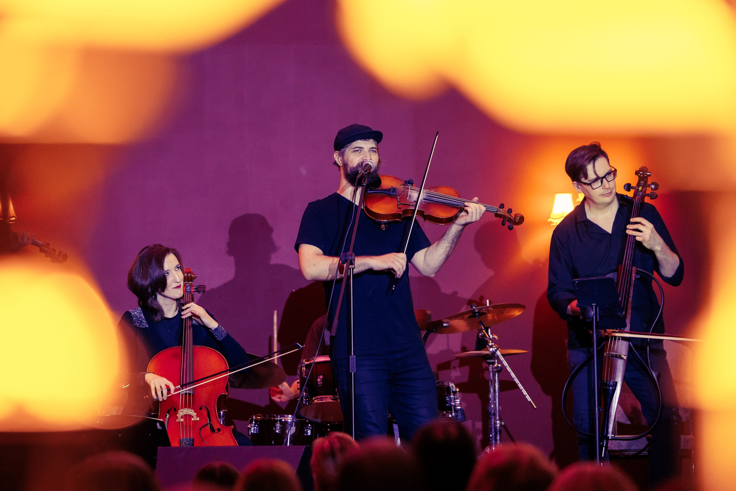 Концерт ATOMIC CELLOS в пространстве FREEDOM. Фотограф в Санкт-Петербурге — Сергей Петров