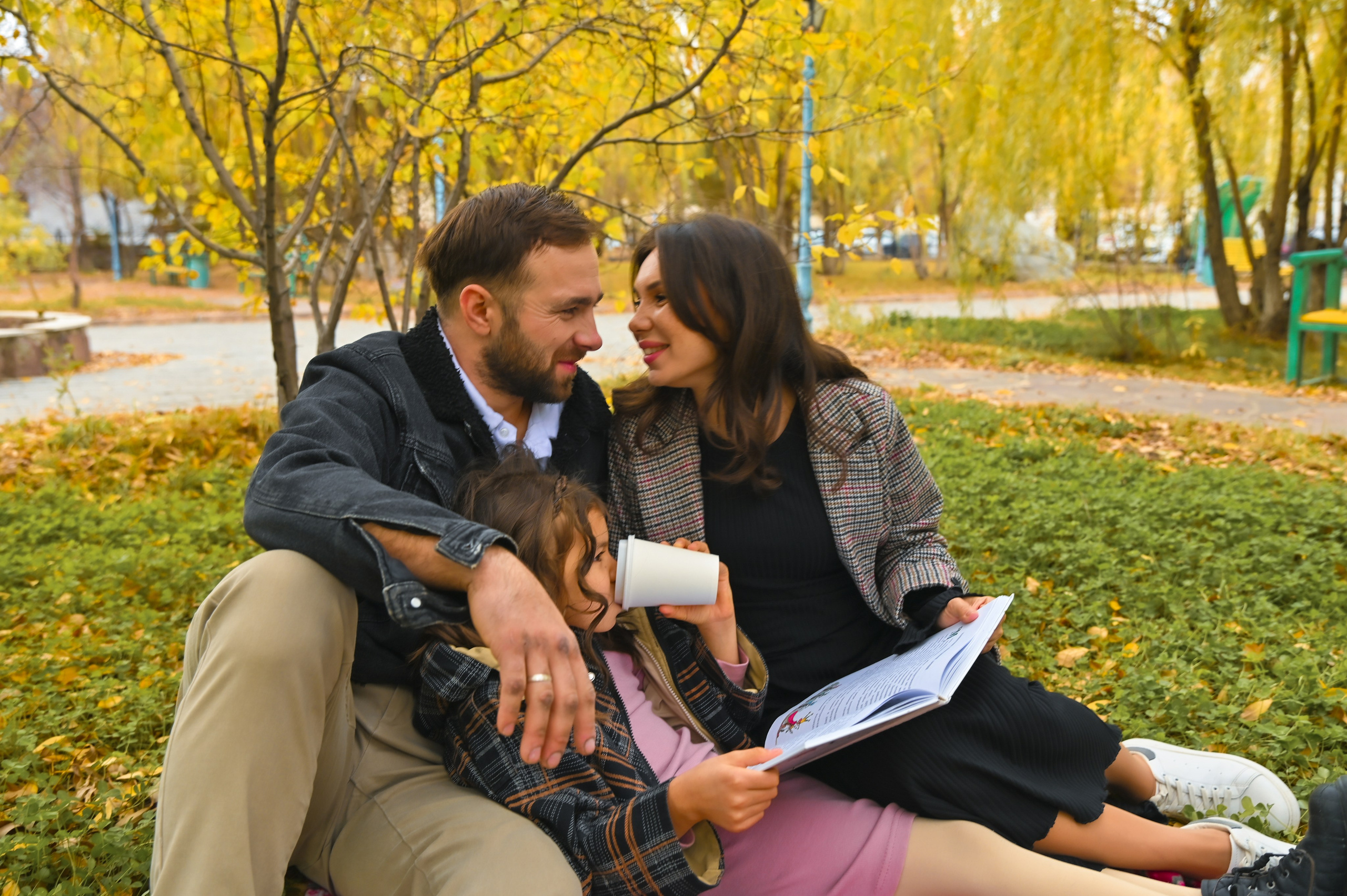 Фотопрогулка Алины и Дмитрия. Фотограф Новорожденных и семейный Элла Огай г. Сатпаев