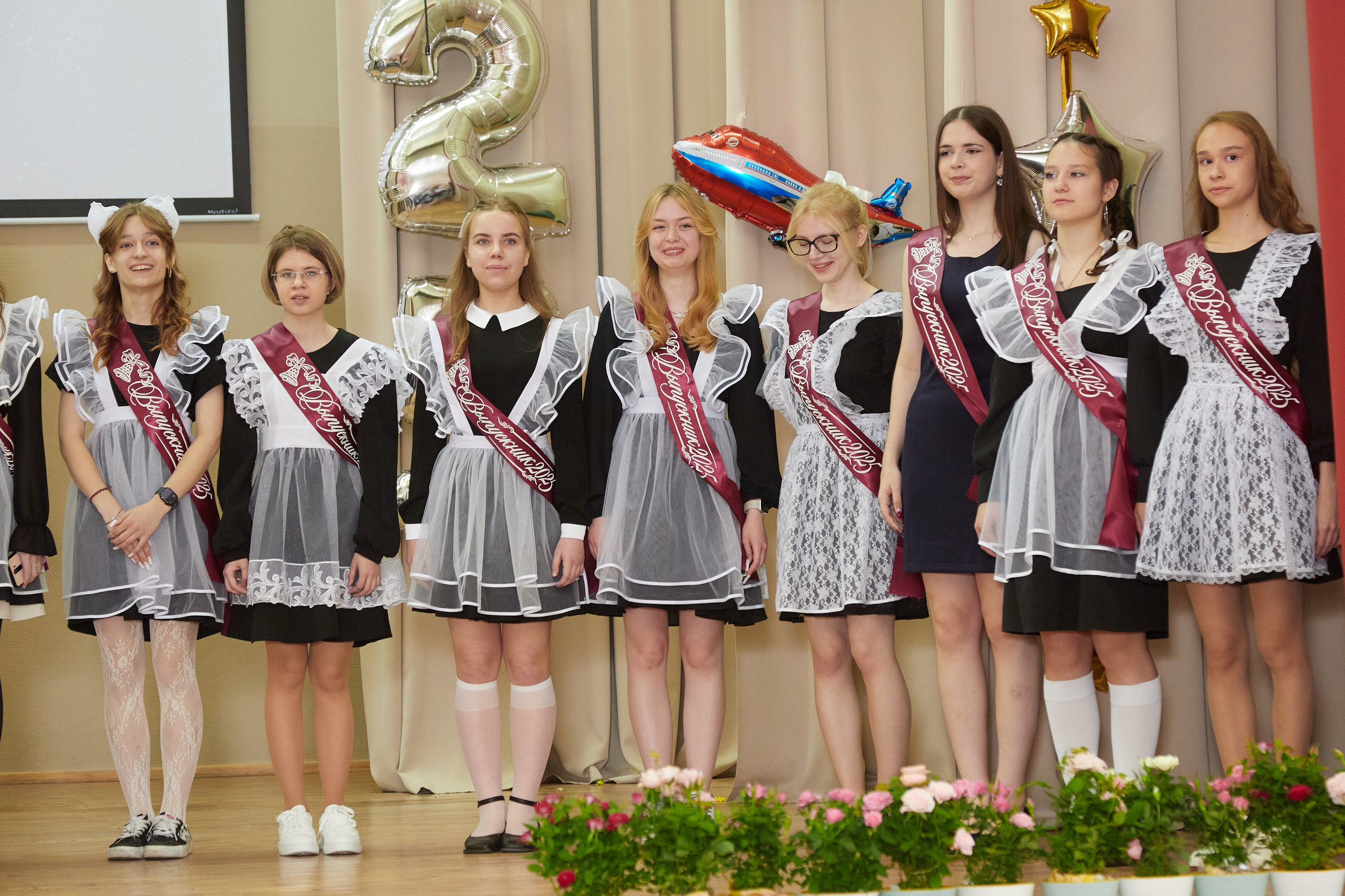 Выпускные старшеклассников. Детская выездная фотостудия