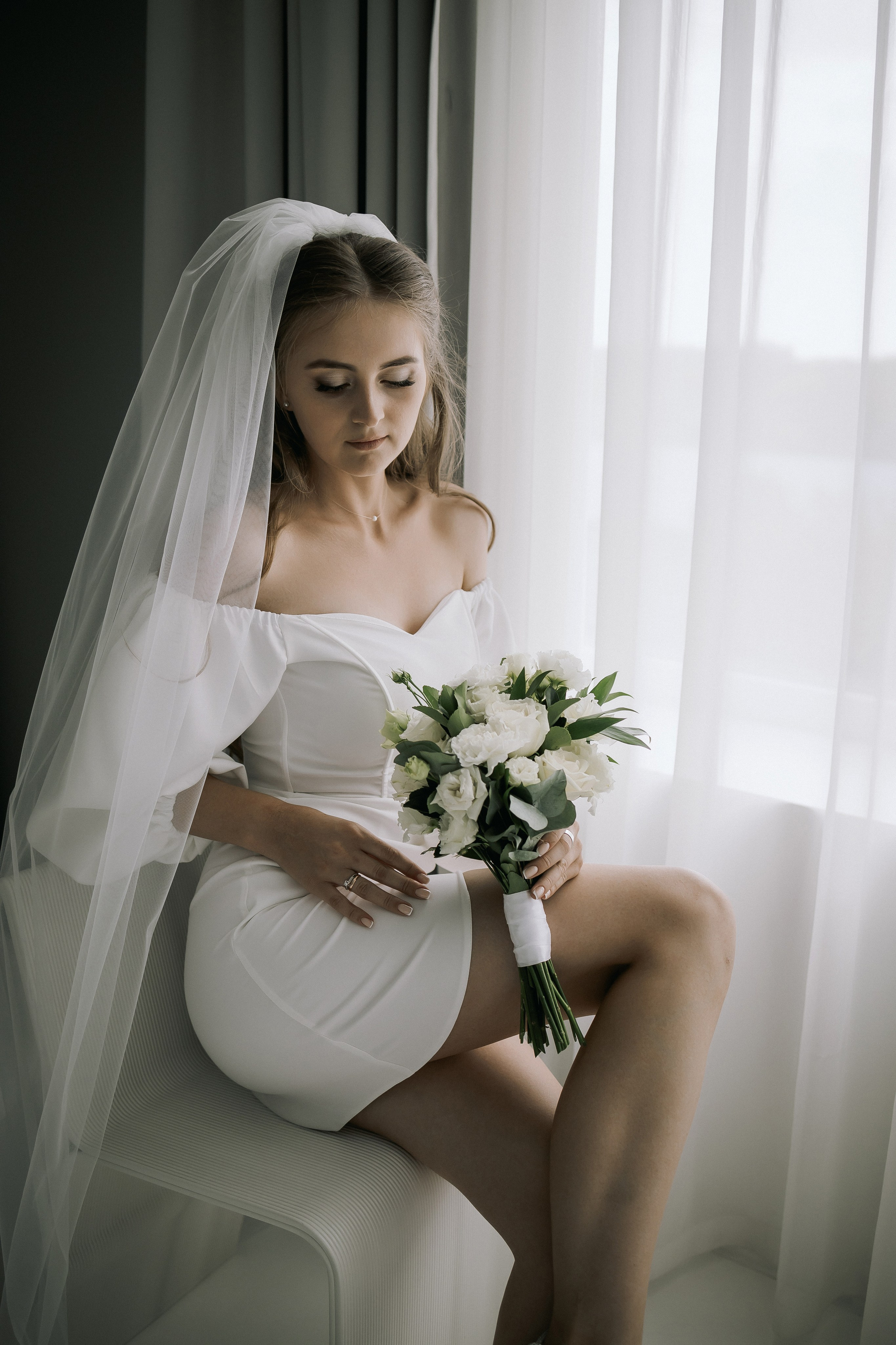 Свадебная прогулка. Эвелина и Дмитрий. Свадебная фотография. Арина Рубах