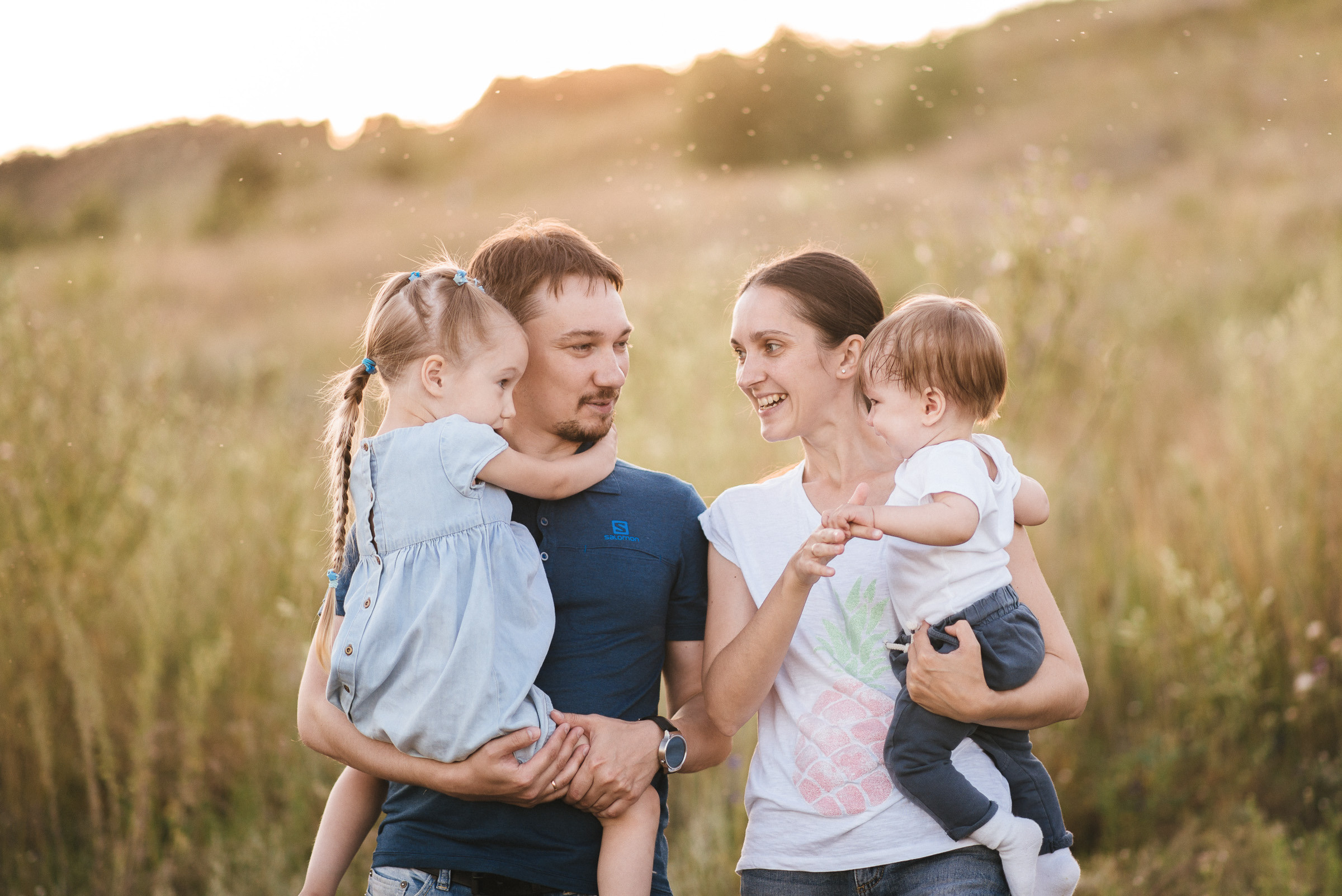 Катя, Рома, Миша и Даша. Фотограф Вадим Благодарный