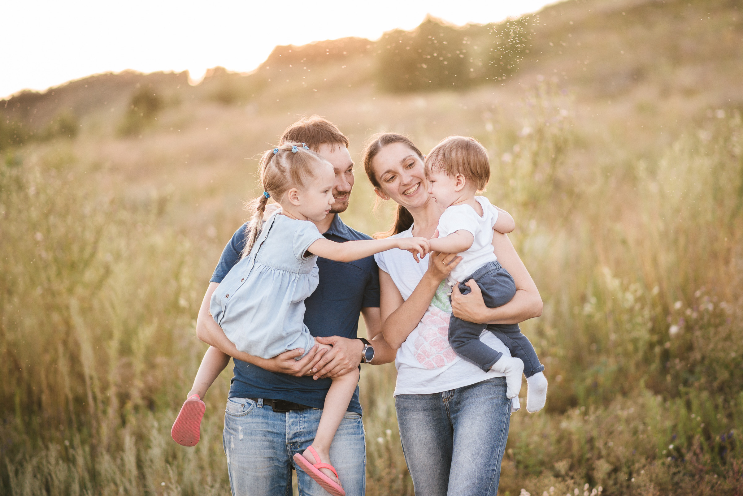 Катя, Рома, Миша и Даша. Фотограф Вадим Благодарный