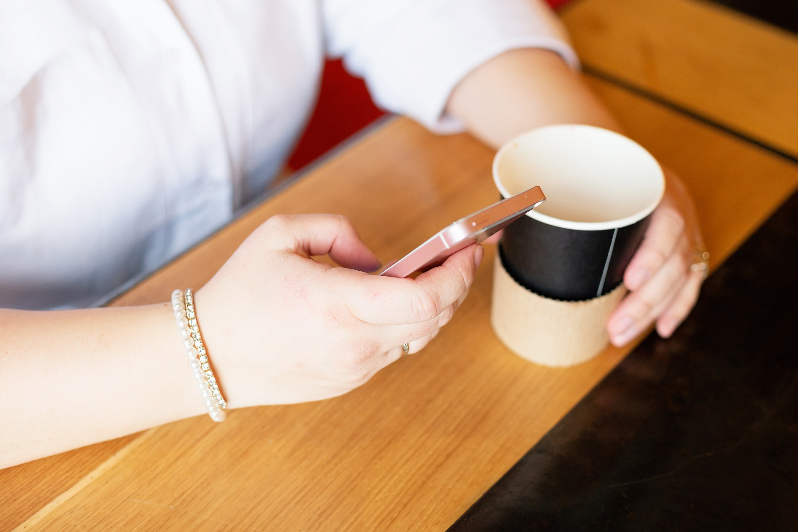 Профессиональные фото для коуча в СПб, яркие портреты для привлечения клиентов. Портретные фотосессии, контент-съемки, репортаж