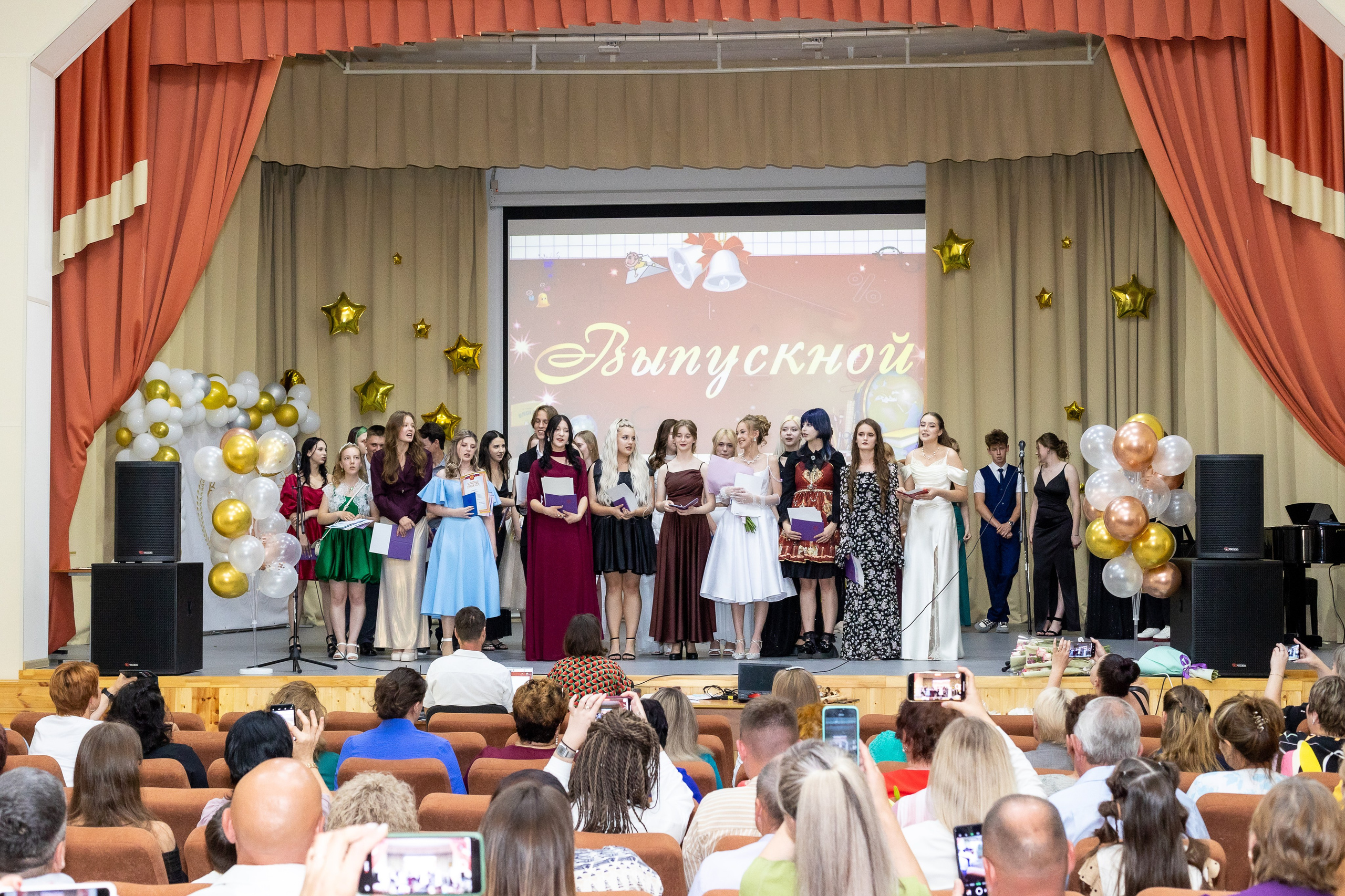 Вручение аттестата 2025. Выпускные альбомы Майкоп, Краснодар Елена Золотарева