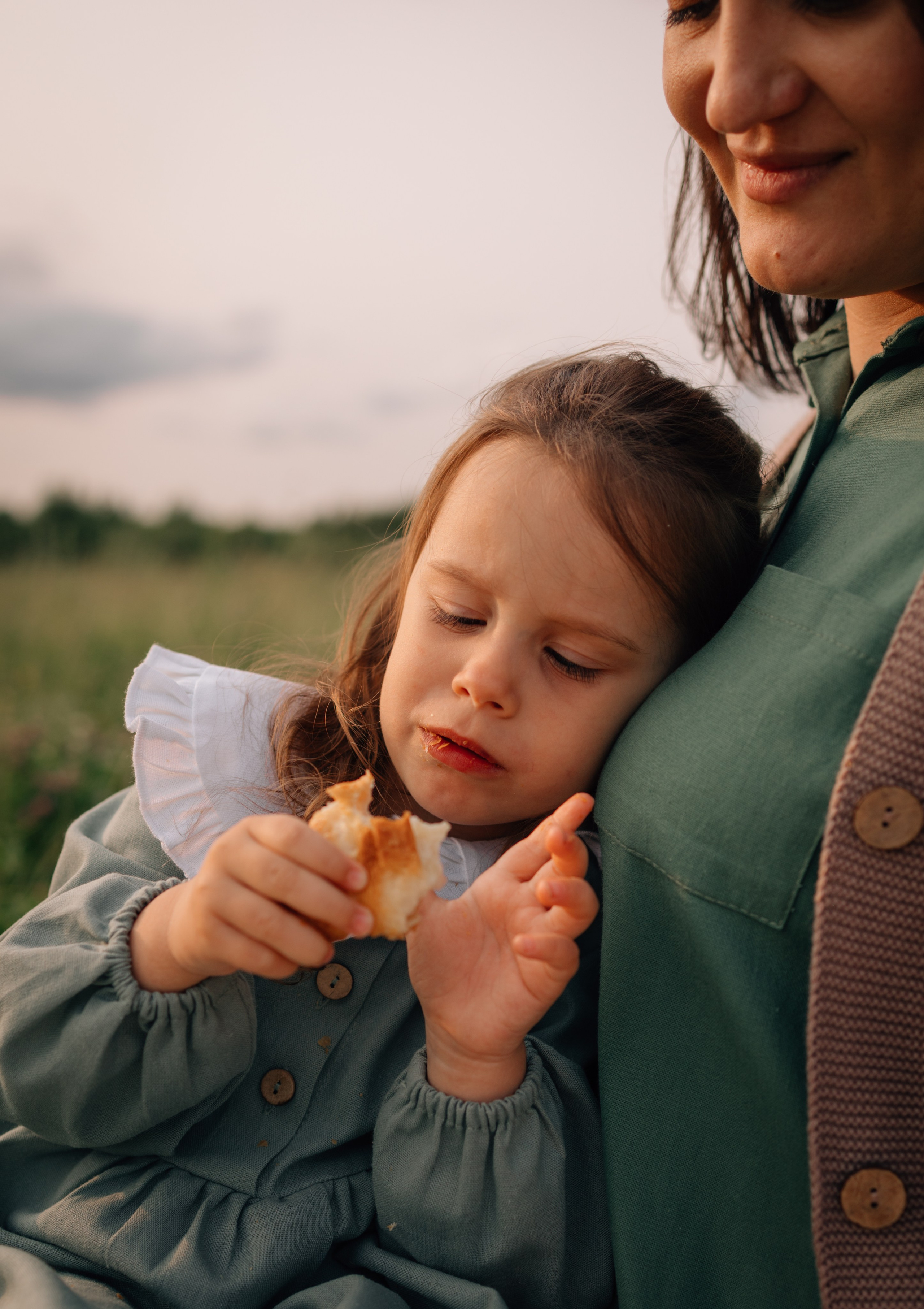 Анна, Марчелло, Настенька и Влада в поле. Фотограф Москва Светлана Кирюшина
