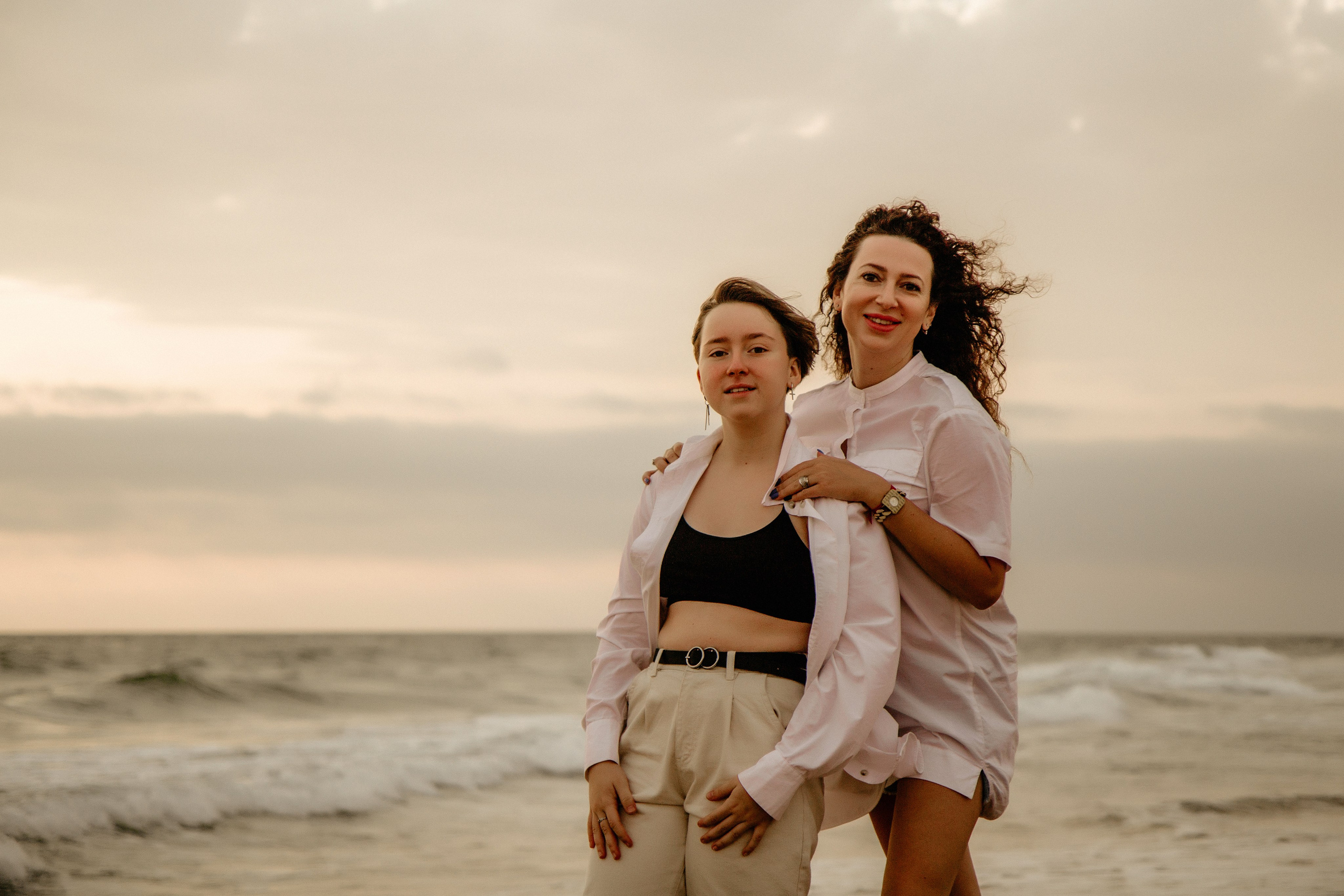 Ксения и Даша — ветер в волосах. Семейный фотограф Новороссийск, Анапа, Геленджик — Юлия Давыдова