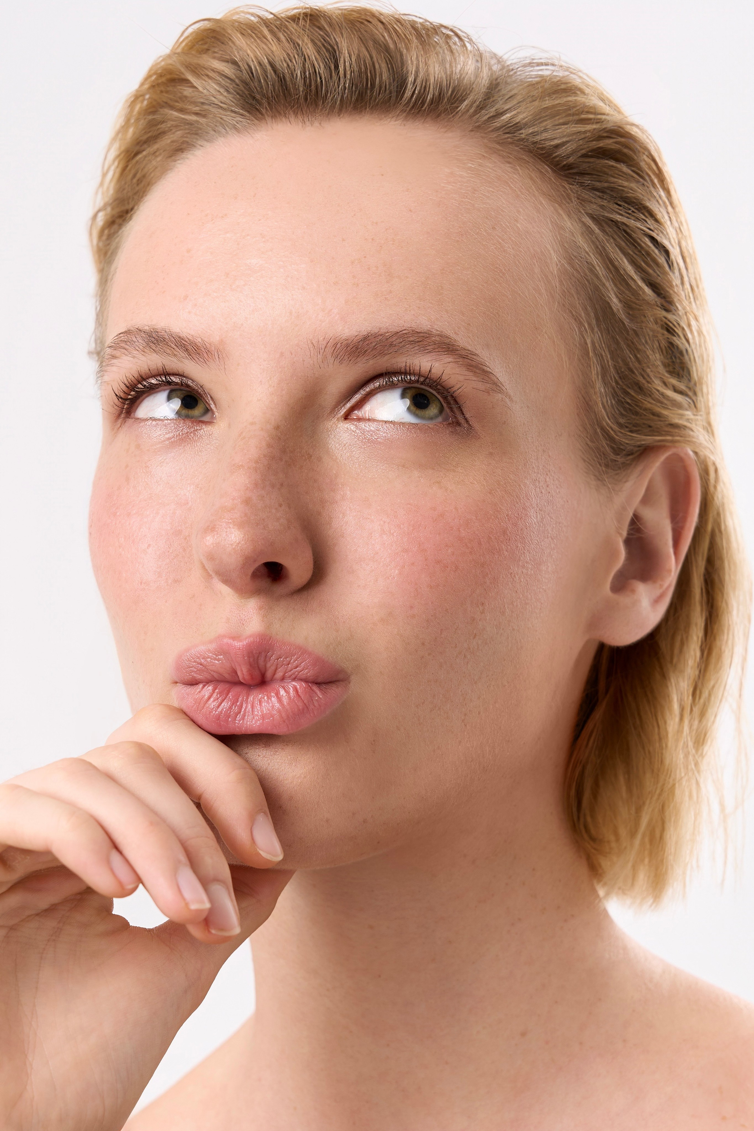 beauty, съемка декоративной косметики для женщин, реклама блеска для губ, реклама помады, съемка рекламы косметического бренда