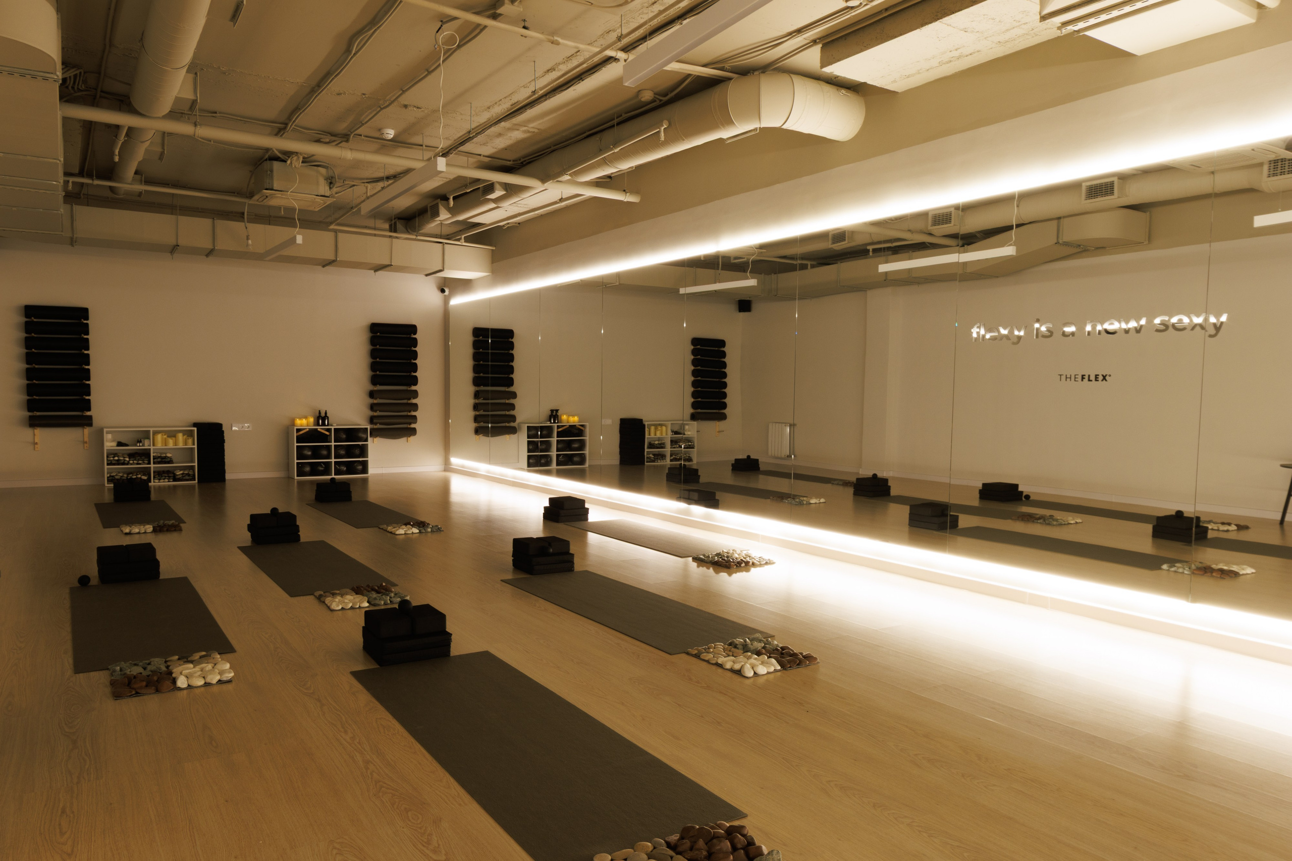 Интерьерная. Предметный и модельный фотограф Хасаншин Дамир