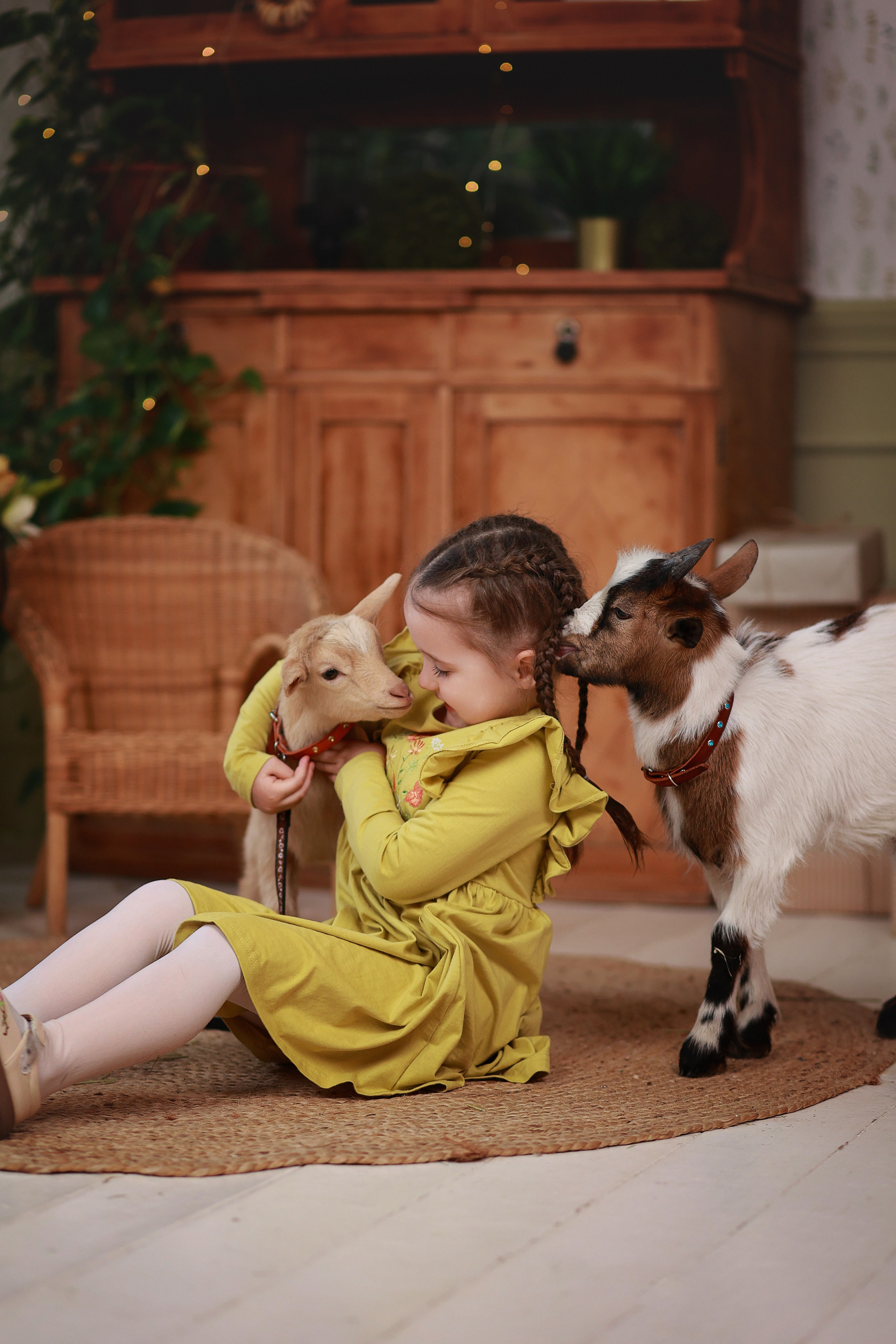 Фотопроект с козочкой и кроликами. Детский семейный фотограф Краснодар