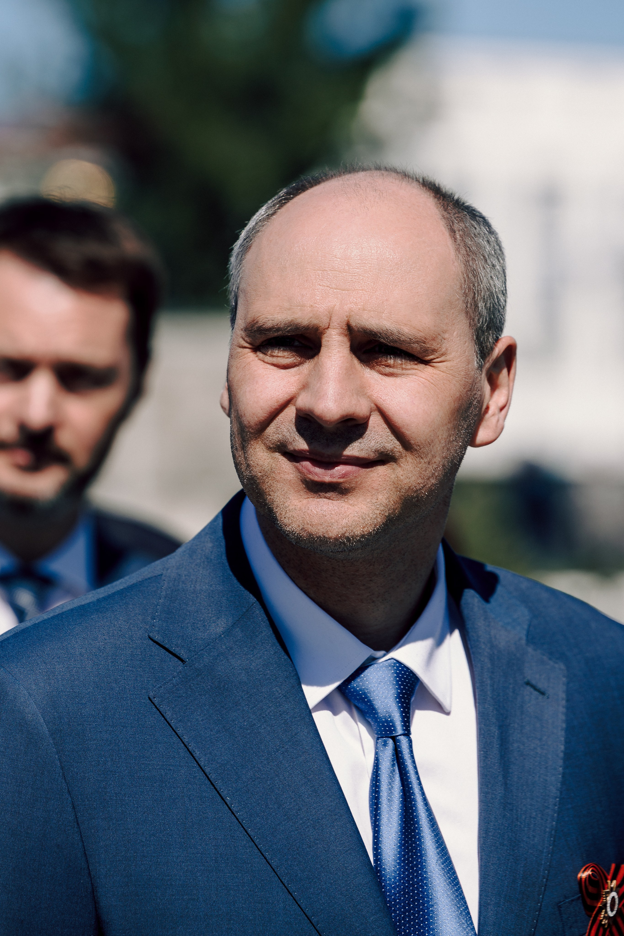 Торжественный митинг, посвящённый открытию Мемориала Славы воинам-новотрубникам. Лёшка Варзегов — фотограф