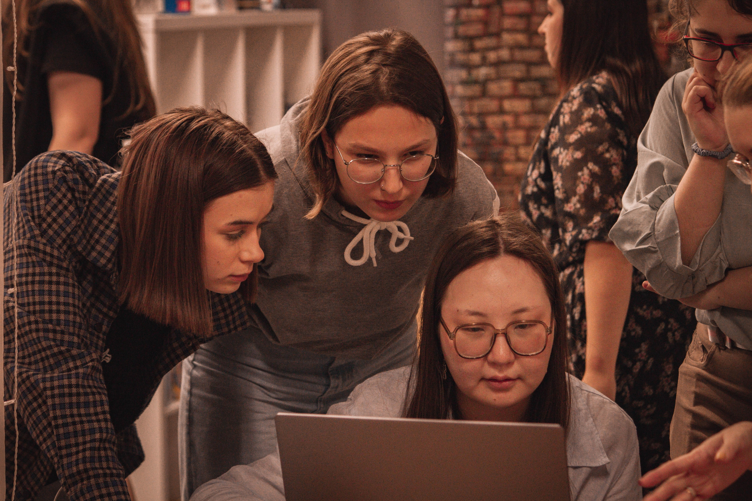 ЖЕНСКИЙ ГЕЙМДЖЕМ — Творческий сбор разработчиц. Создадим шедевр? Виталина и её фотоискусство