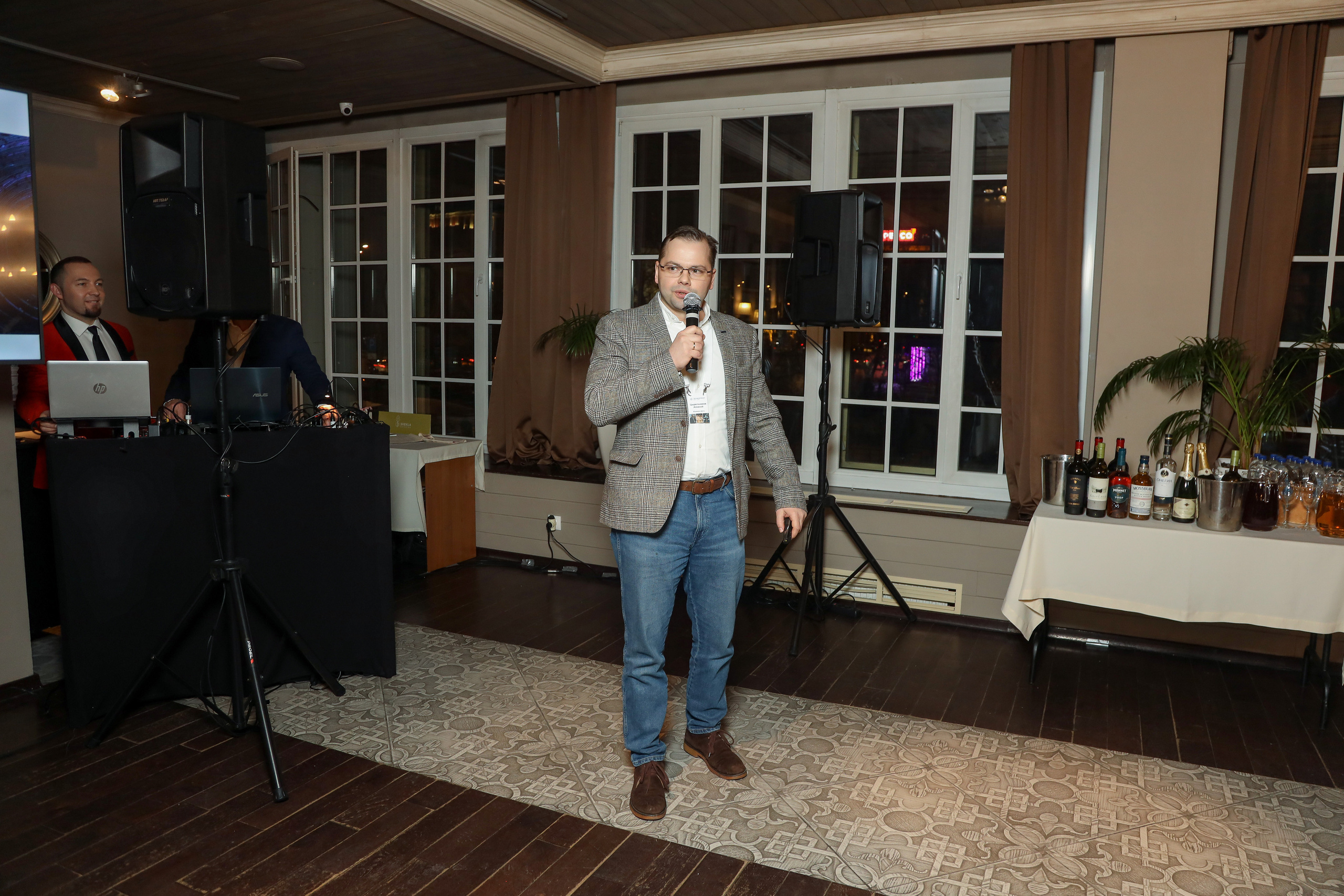 DIS. Фотограф Антон Чупринин