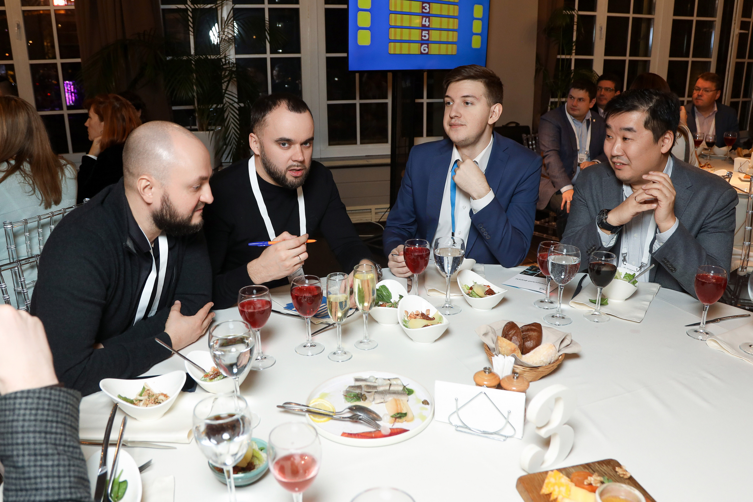 DIS. Фотограф Антон Чупринин