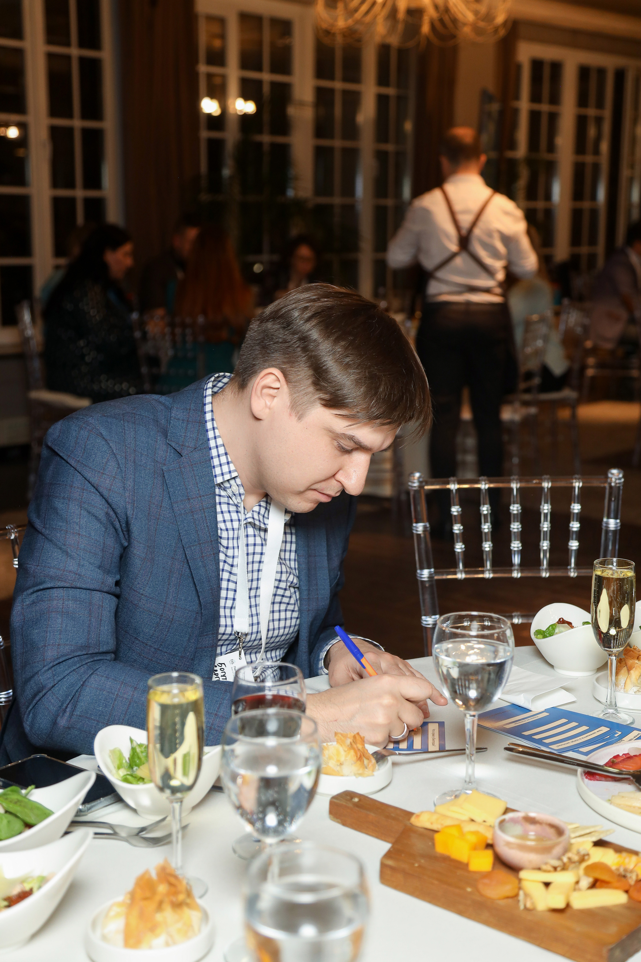 DIS. Фотограф Антон Чупринин