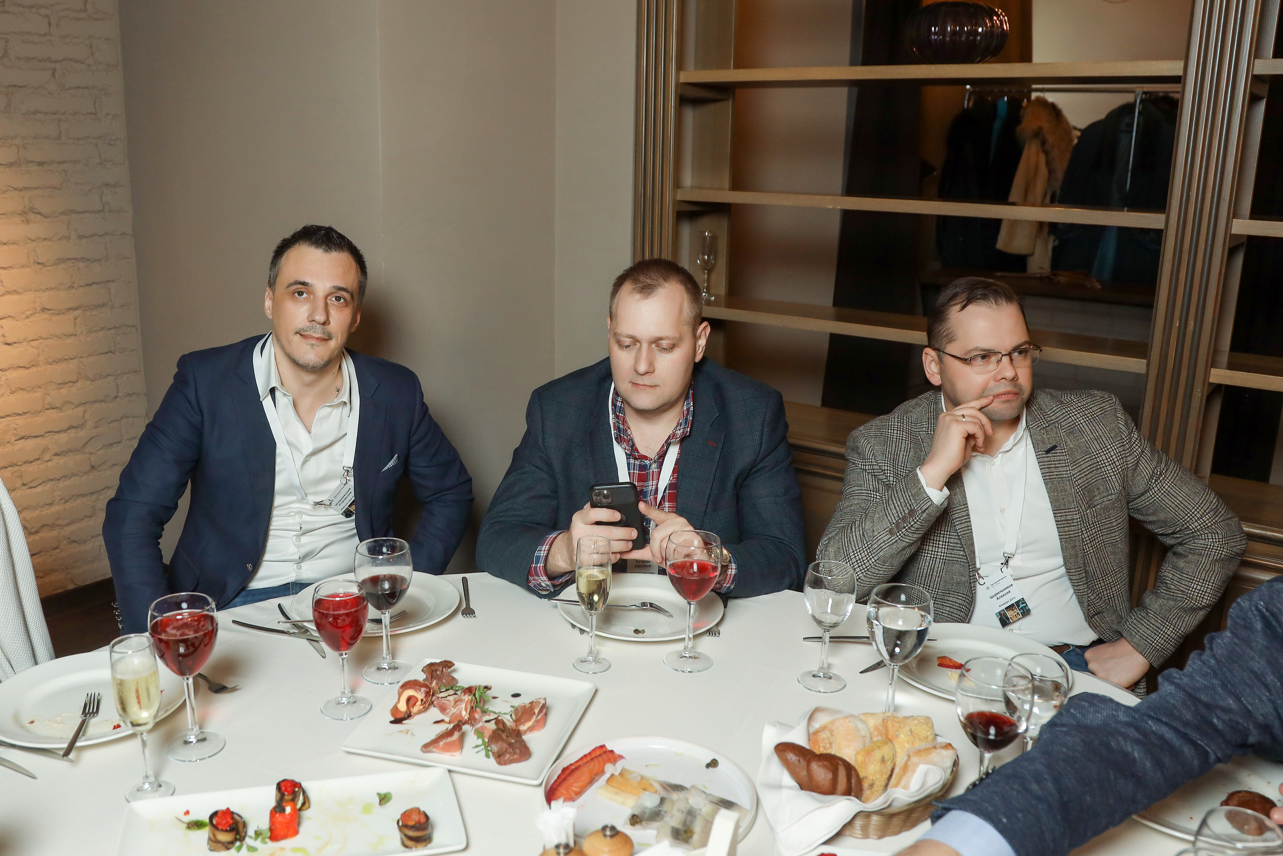 DIS. Фотограф Антон Чупринин