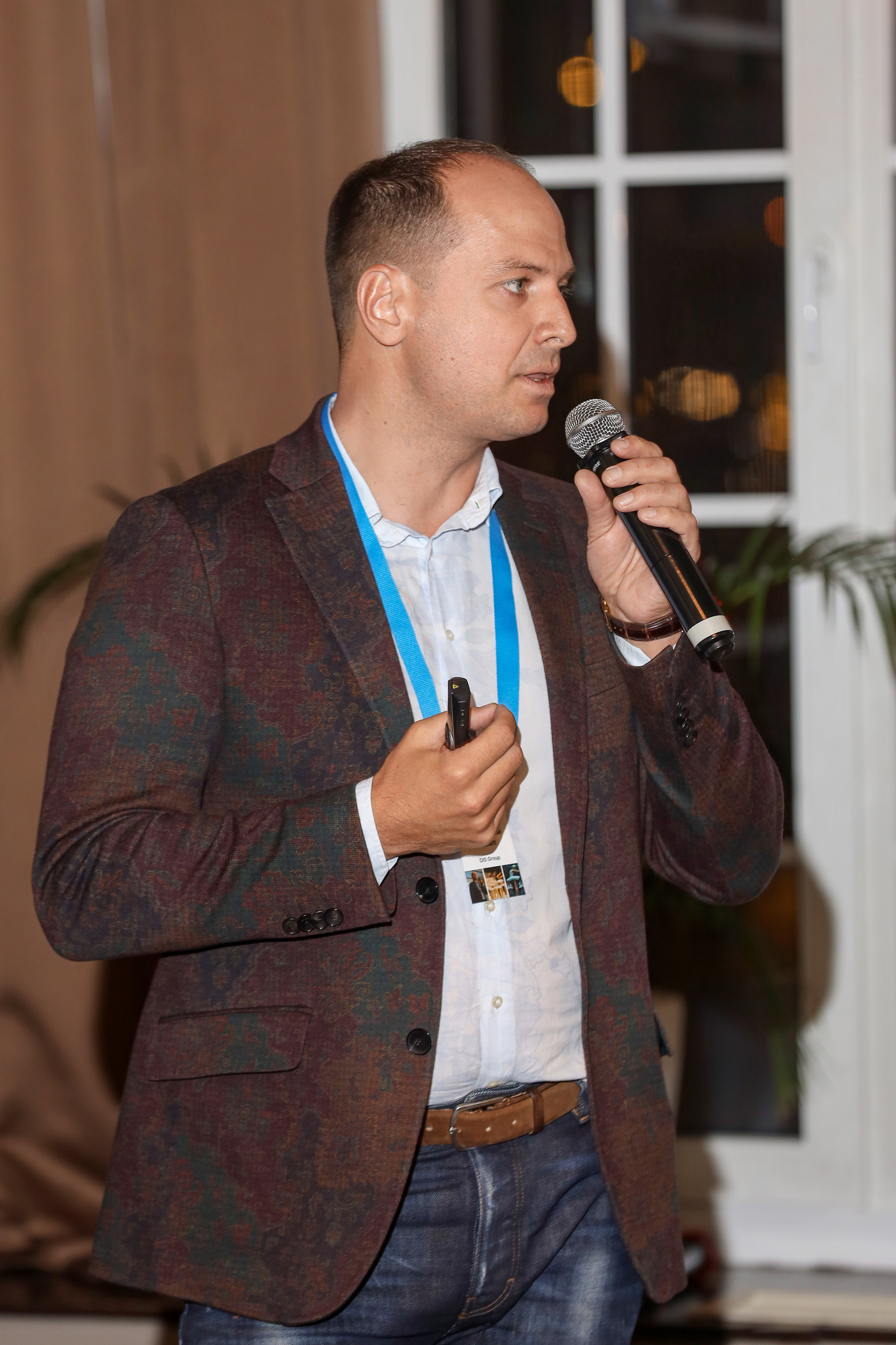 DIS. Фотограф Антон Чупринин