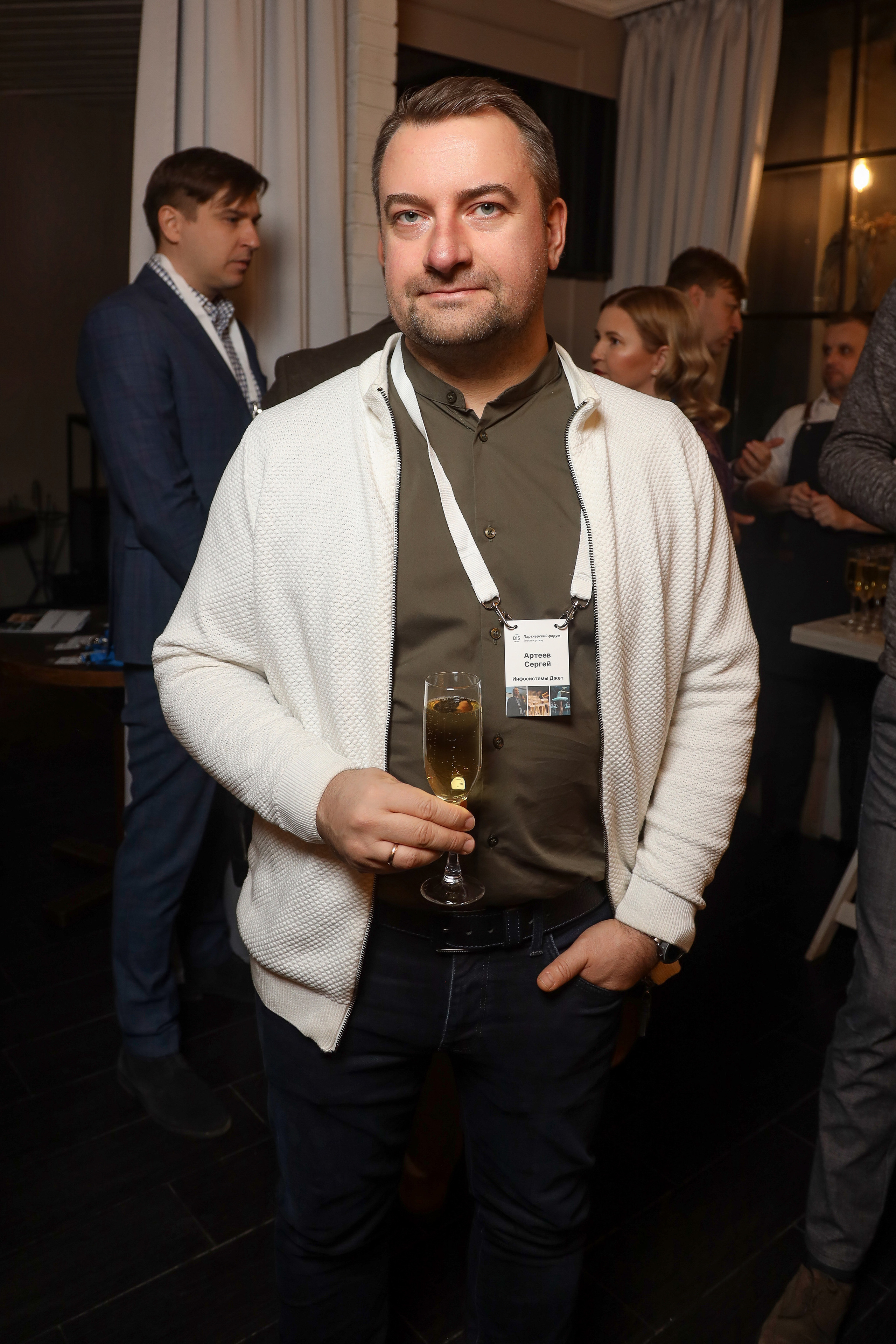 DIS. Фотограф Антон Чупринин